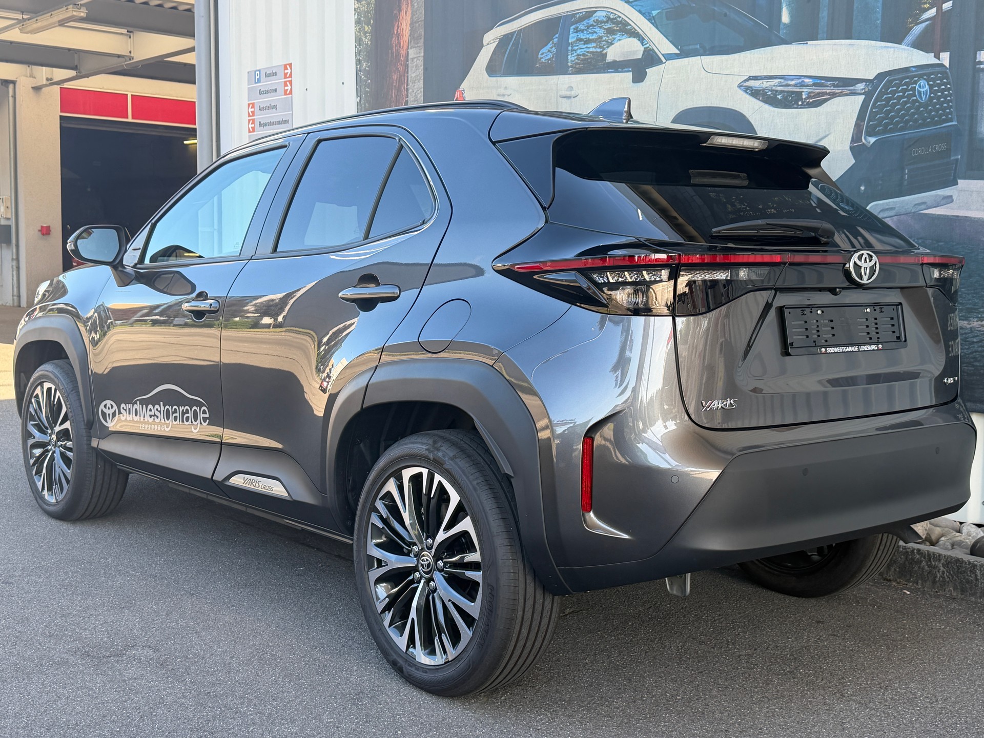 TOYOTA Yaris Cross 1.5 Premium FWD-image-4