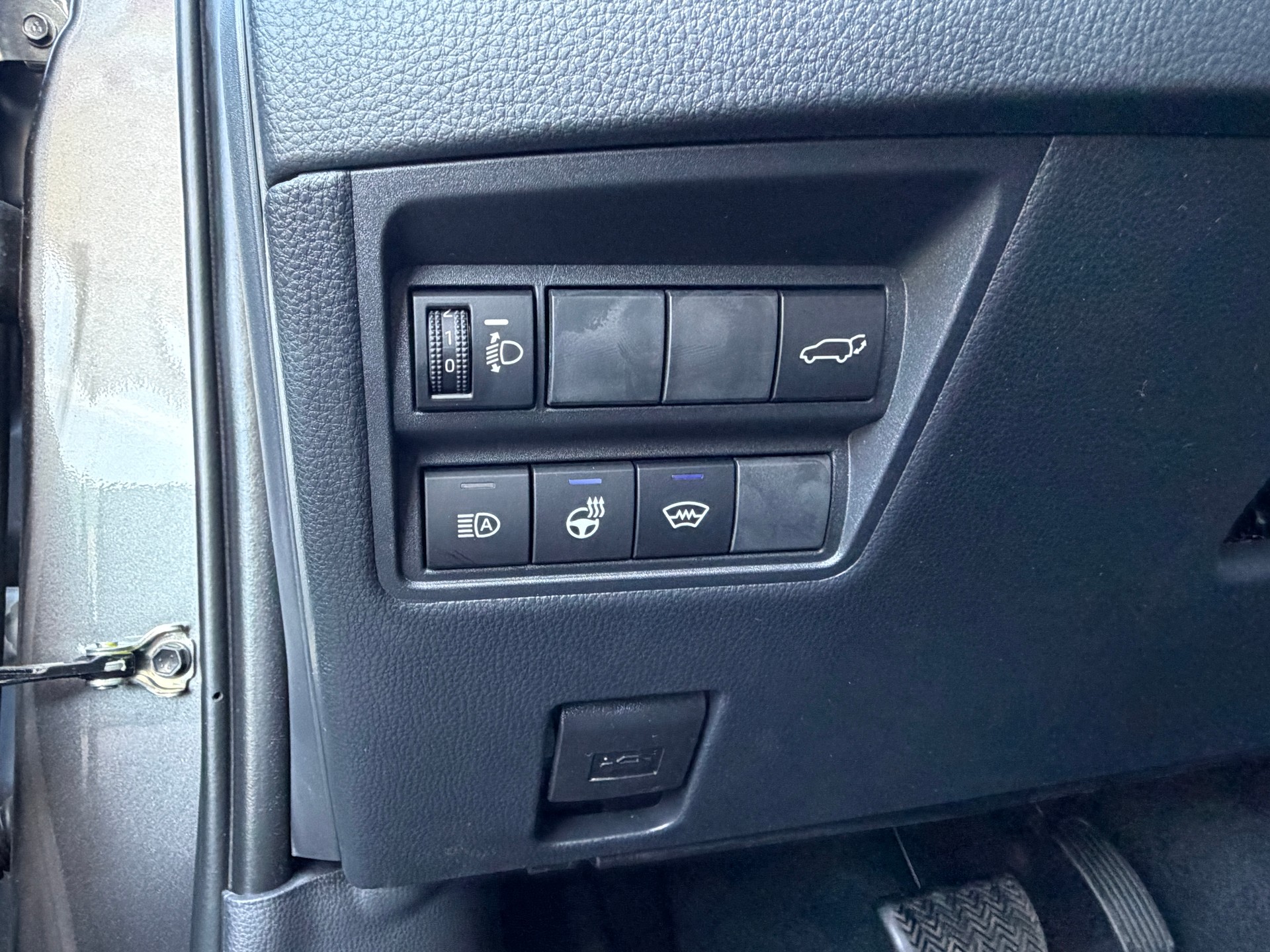 TOYOTA Yaris Cross 1.5 Premium FWD-image-11