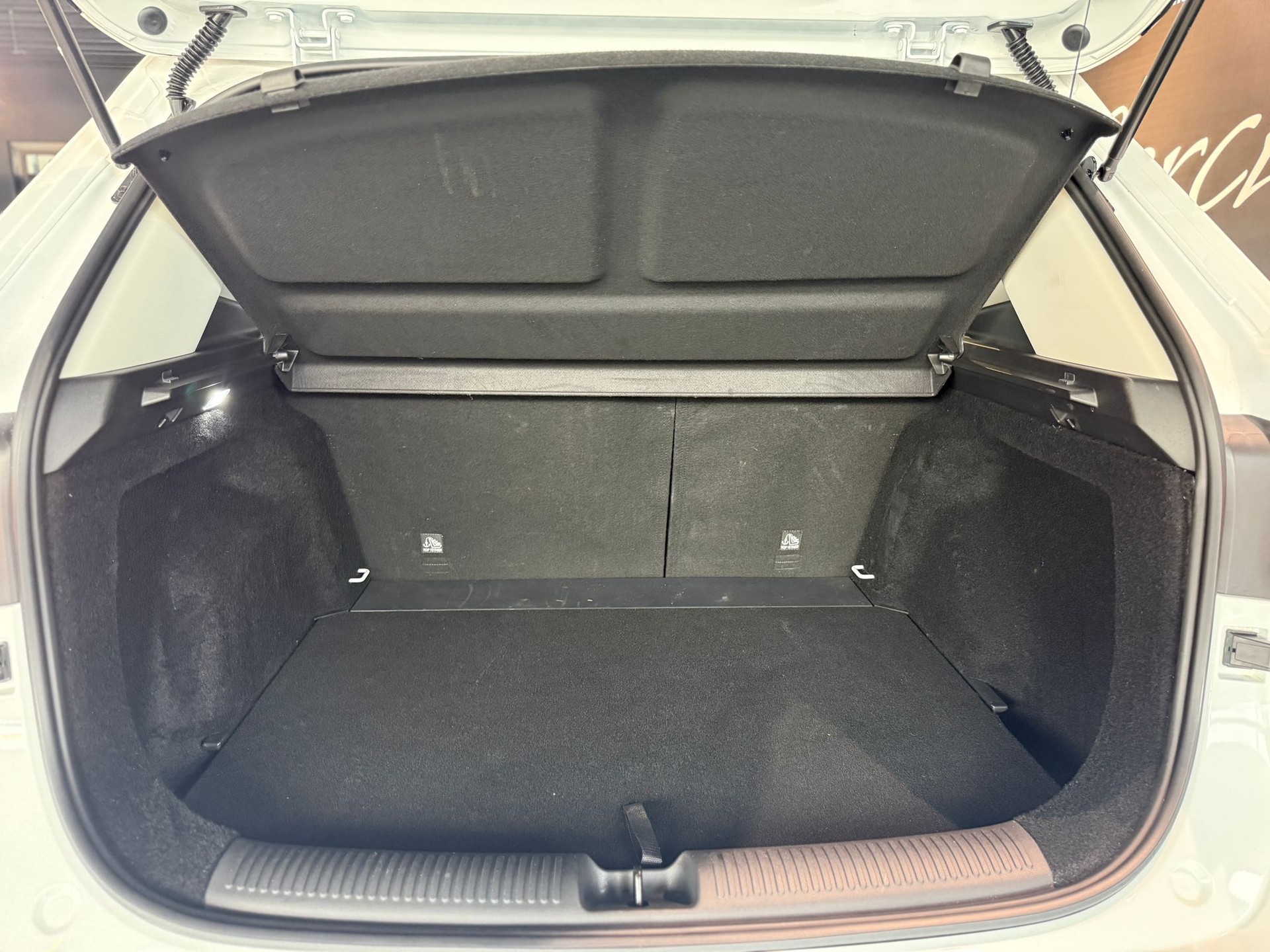 MG ZS 1.5 HEV Luxury-image-24