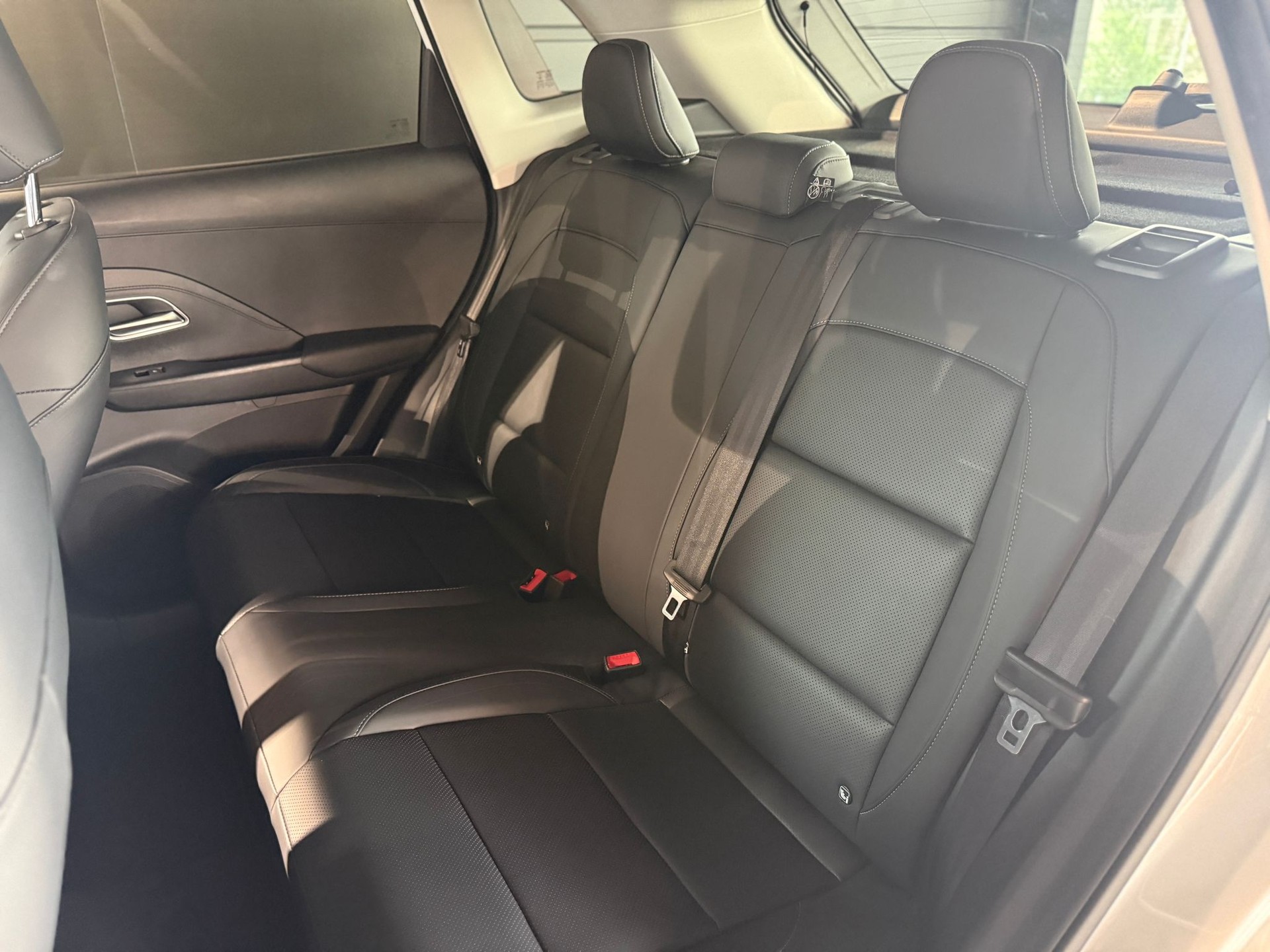 MG ZS 1.5 HEV Luxury-image-8