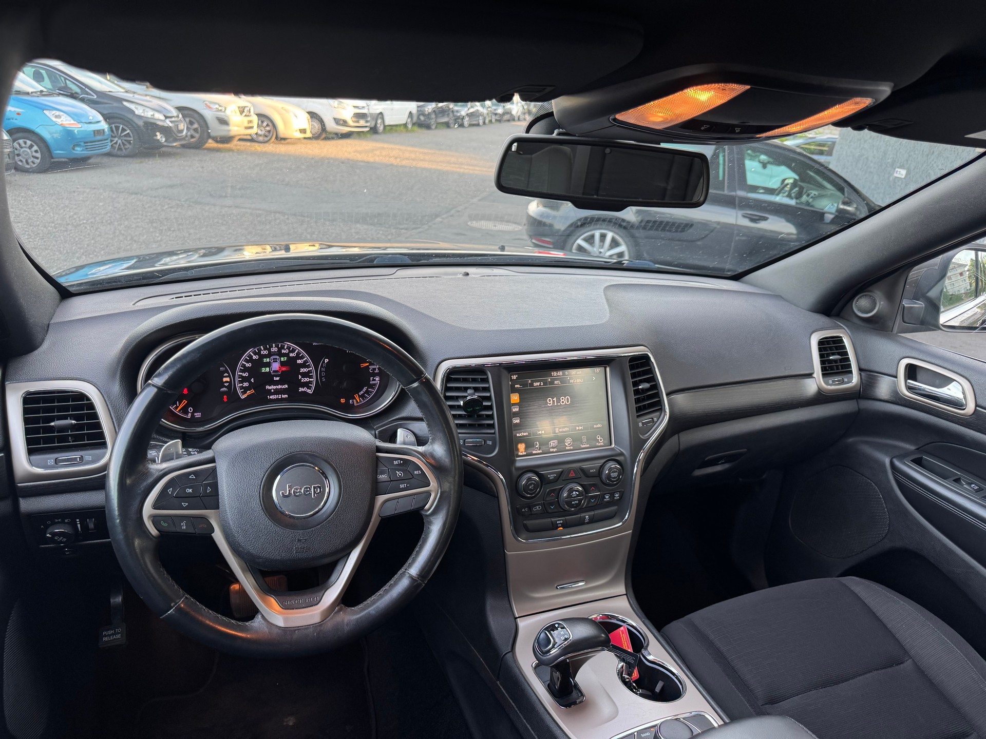 JEEP Grand Cherokee 3.0 CRD Laredo Automatic-image-9