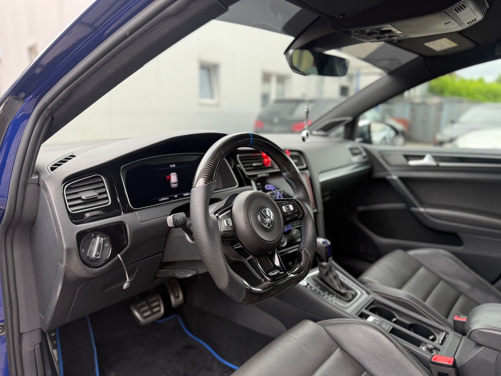 VW Golf 2.0 TSI R 4Motion DSG-image-9