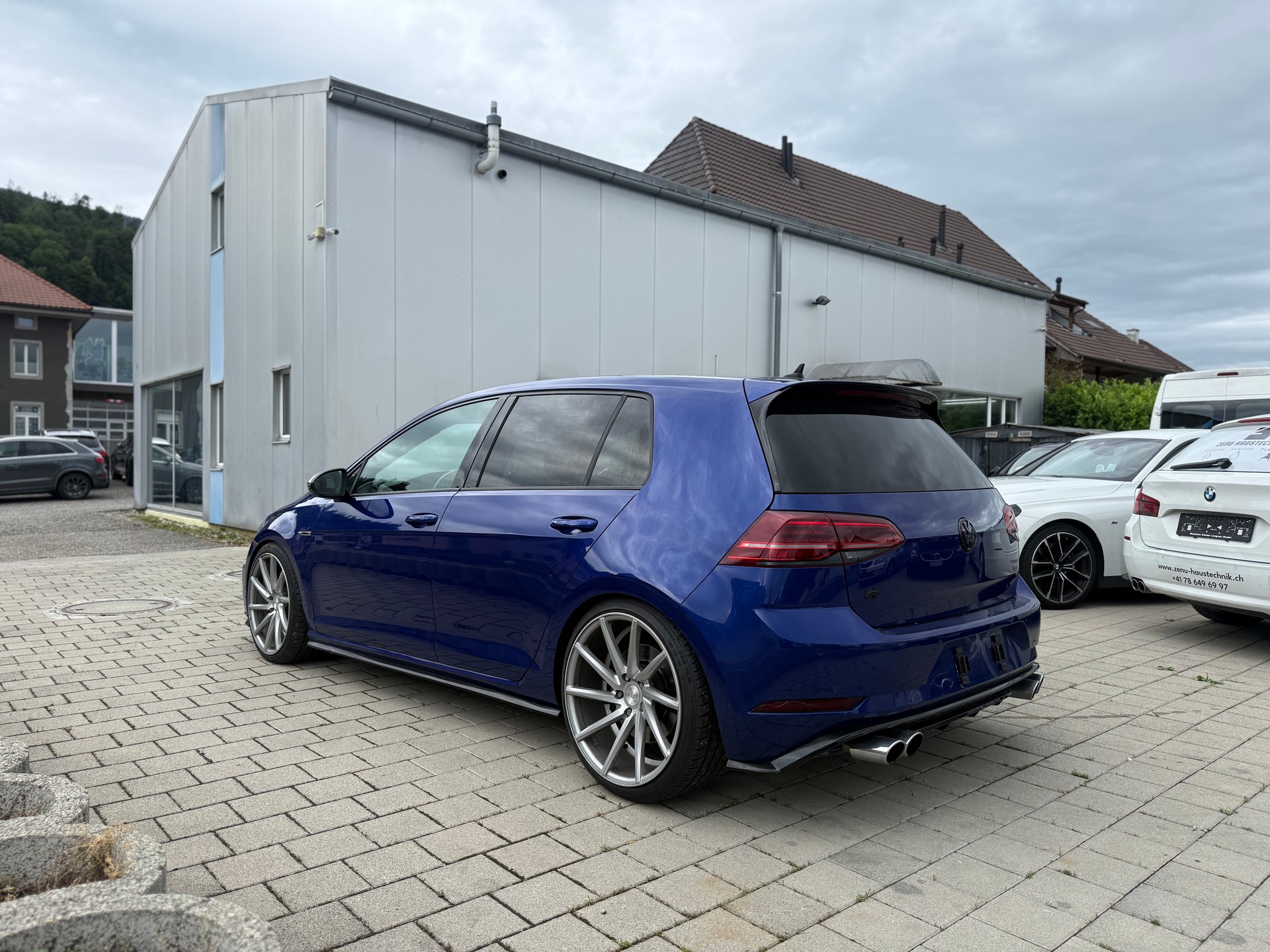 VW Golf 2.0 TSI R 4Motion DSG-image-7