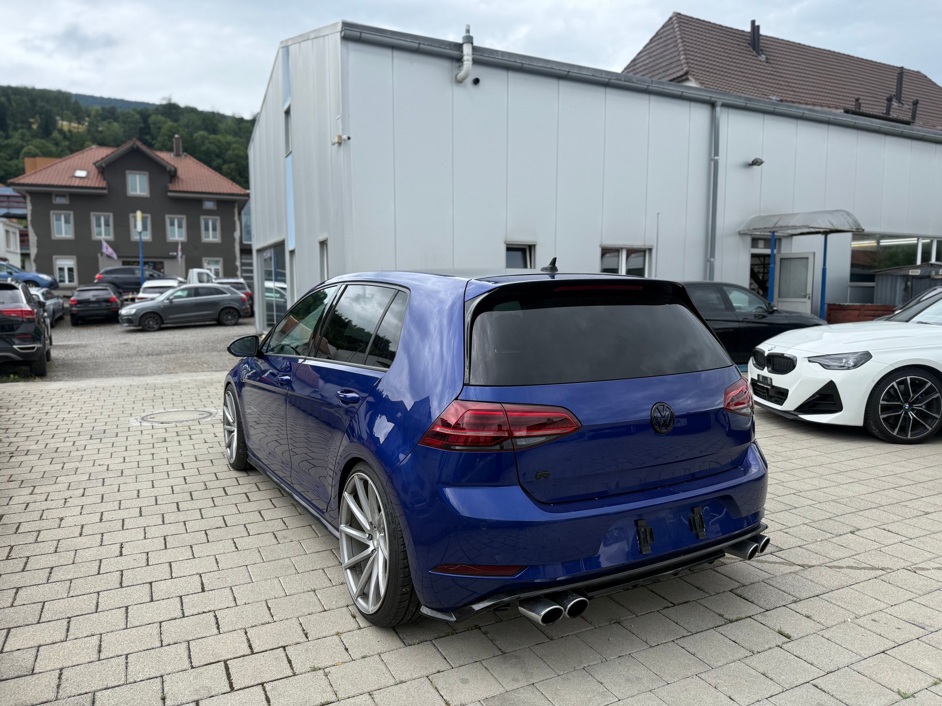 VW Golf 2.0 TSI R 4Motion DSG-image-6