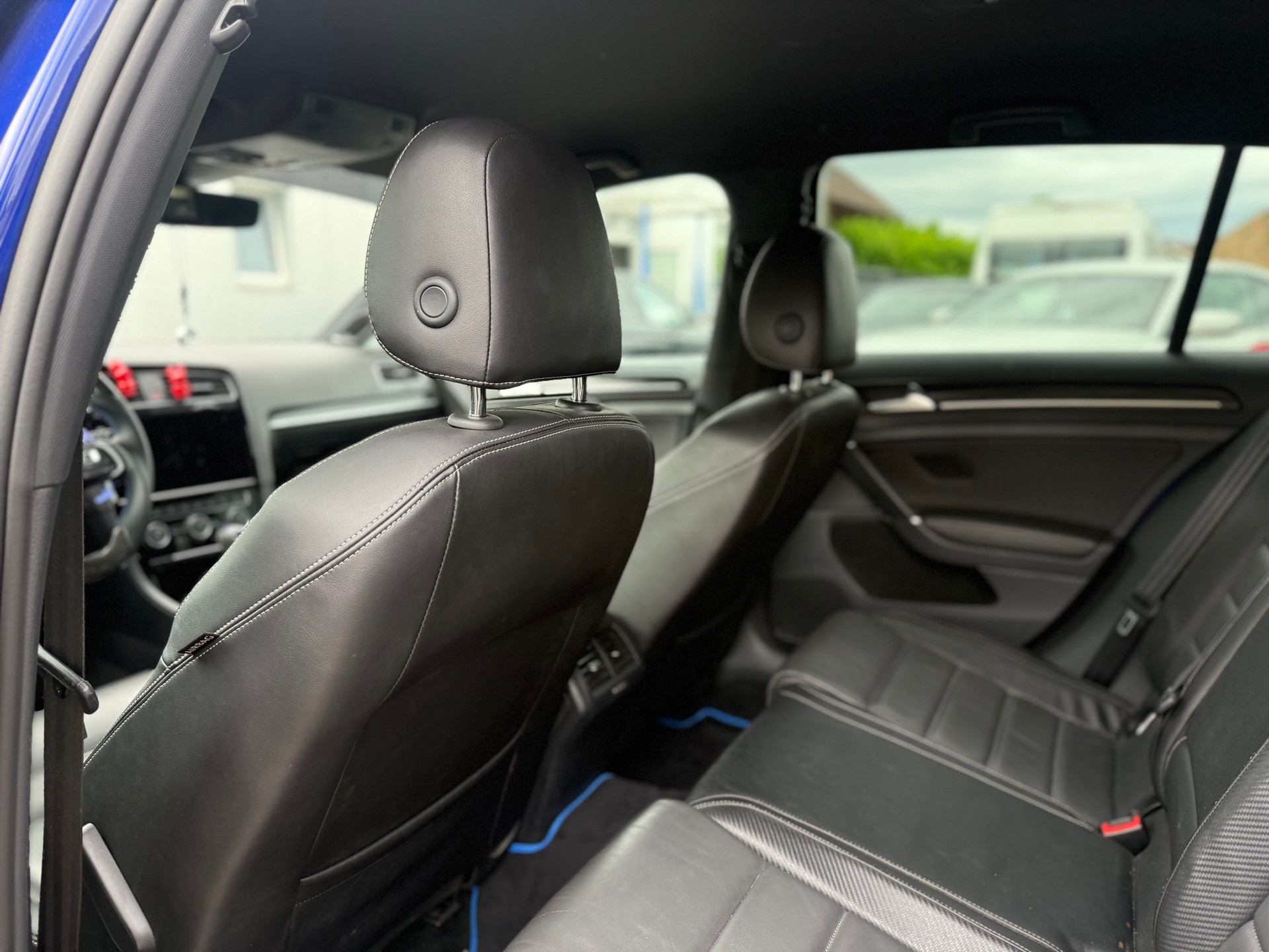 VW Golf 2.0 TSI R 4Motion DSG-image-11