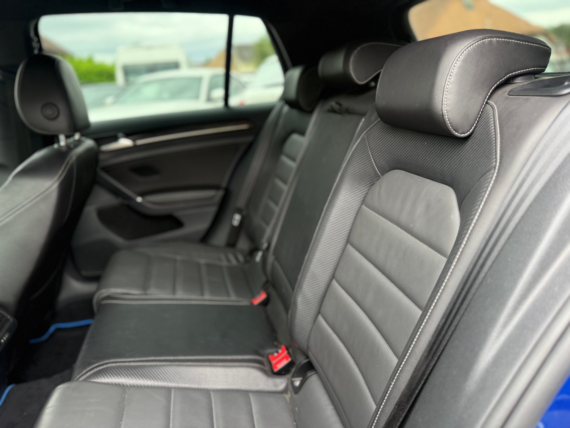 VW Golf 2.0 TSI R 4Motion DSG-image-12
