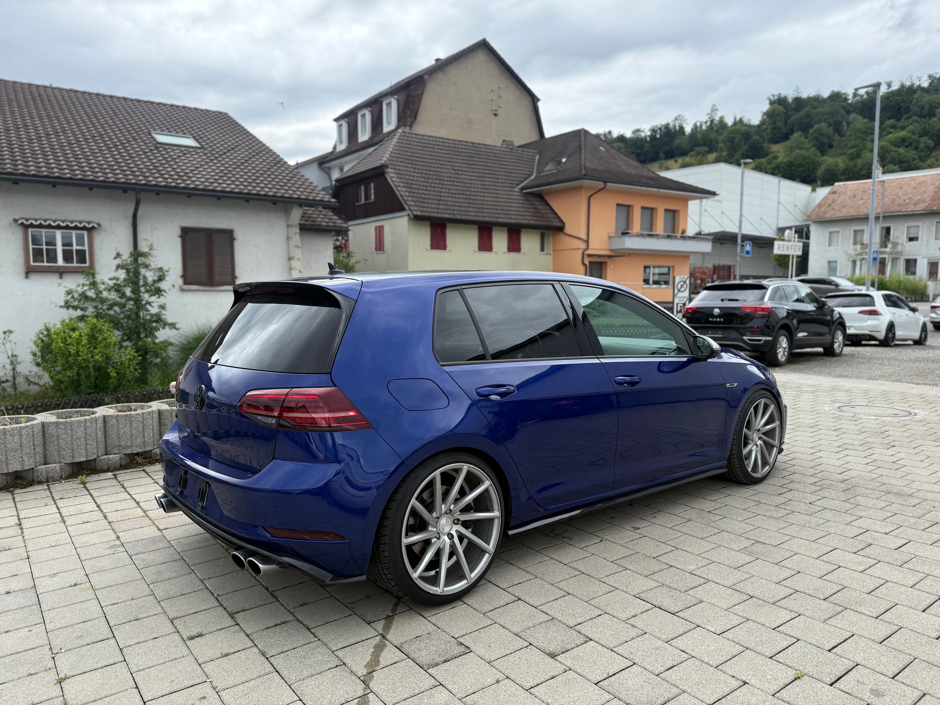 VW Golf 2.0 TSI R 4Motion DSG-image-4