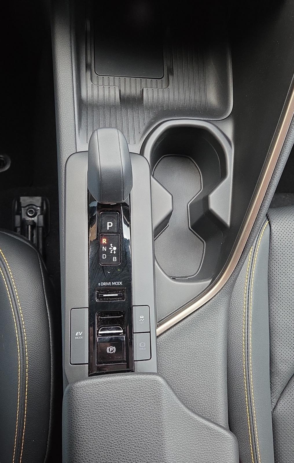 TOYOTA C-HR 2.0 HEV Style Premiere 4x4-image-15