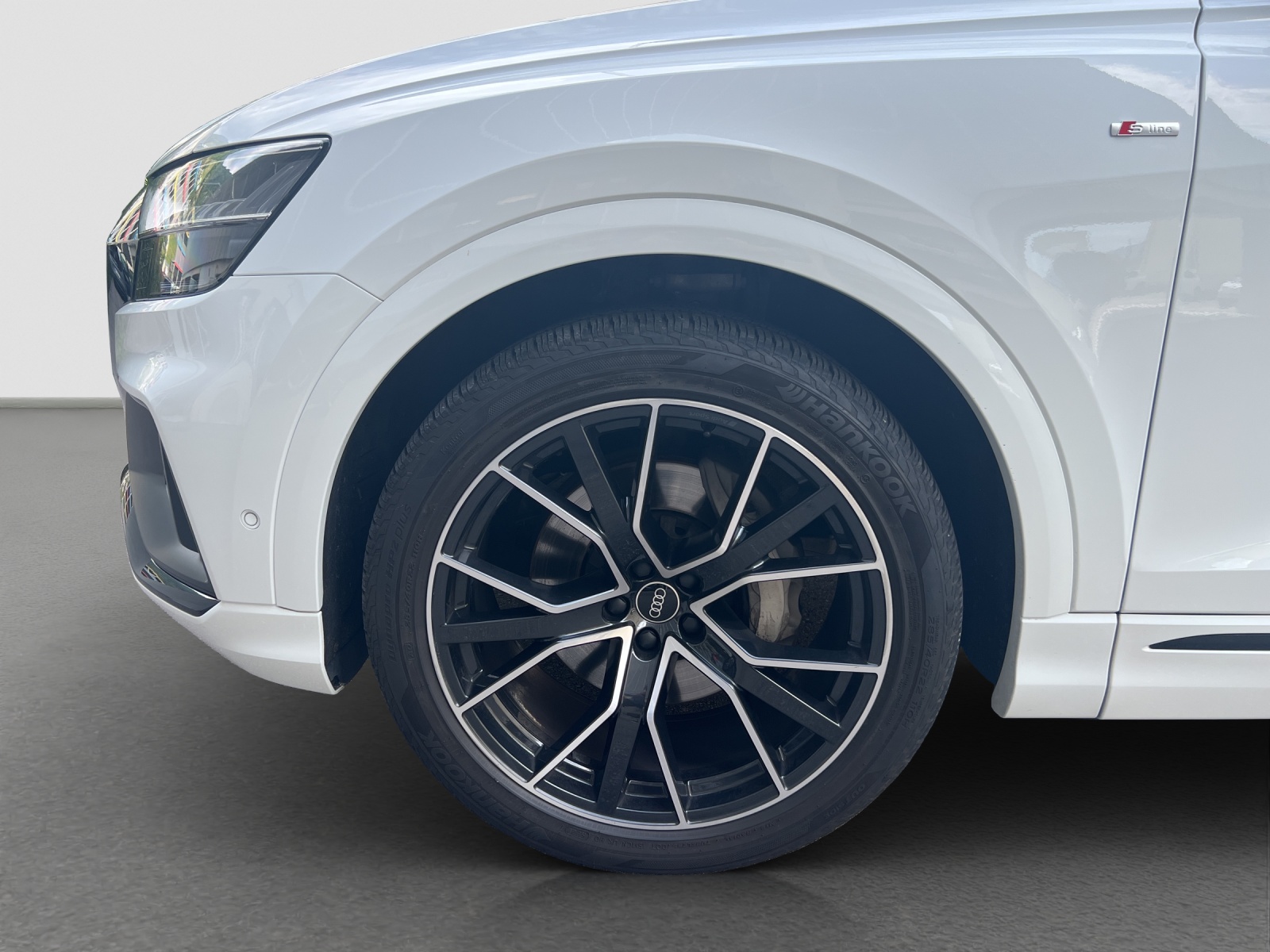 AUDI Q8 50 TDI Black Edition quattro tiptronic-image-4