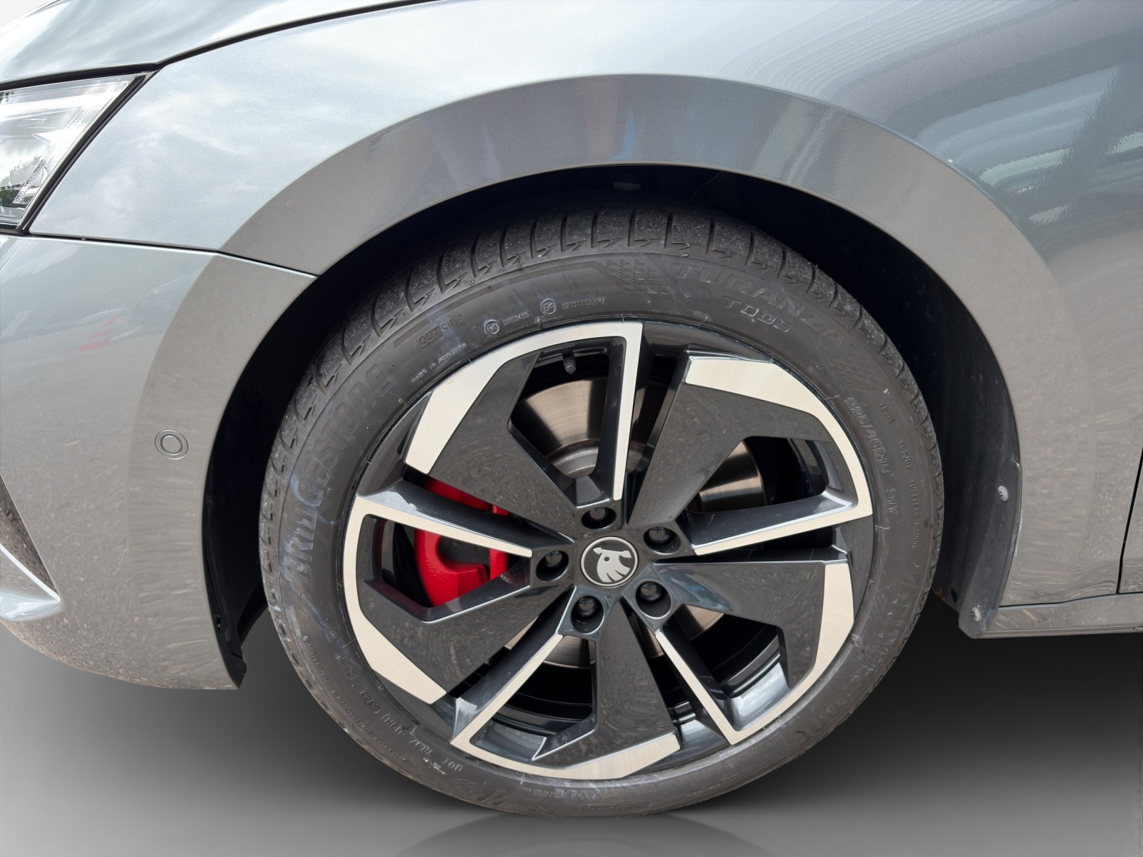 SKODA Octavia Combi 2.0 TSI DSG RS-image-13
