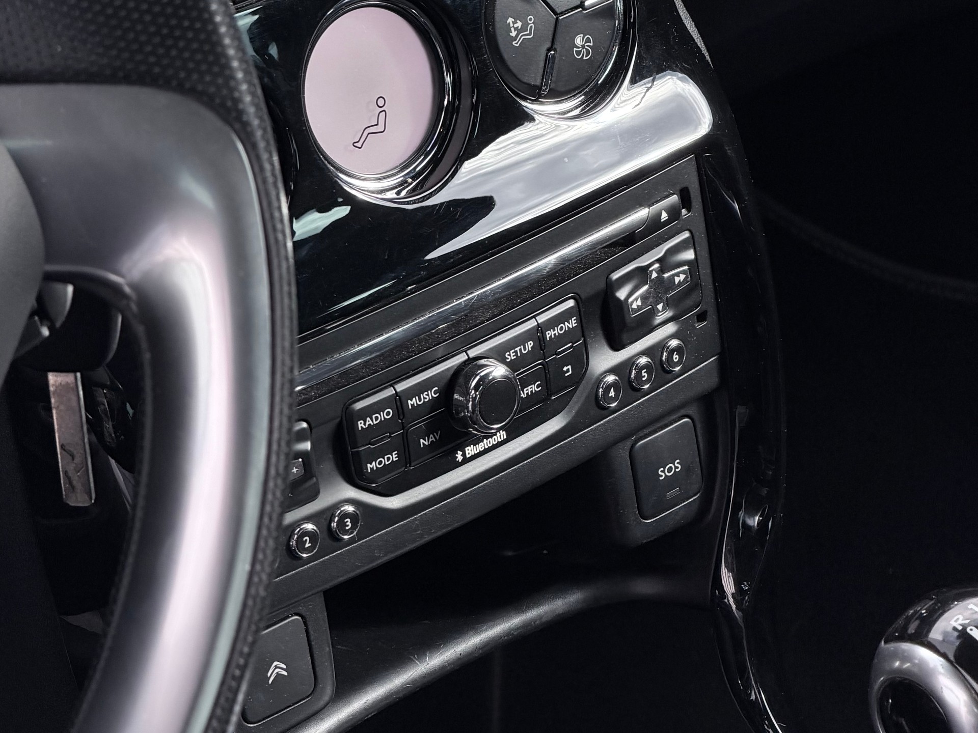 DS AUTOMOBILES DS3 1.6 THP Sport Chic-image-4