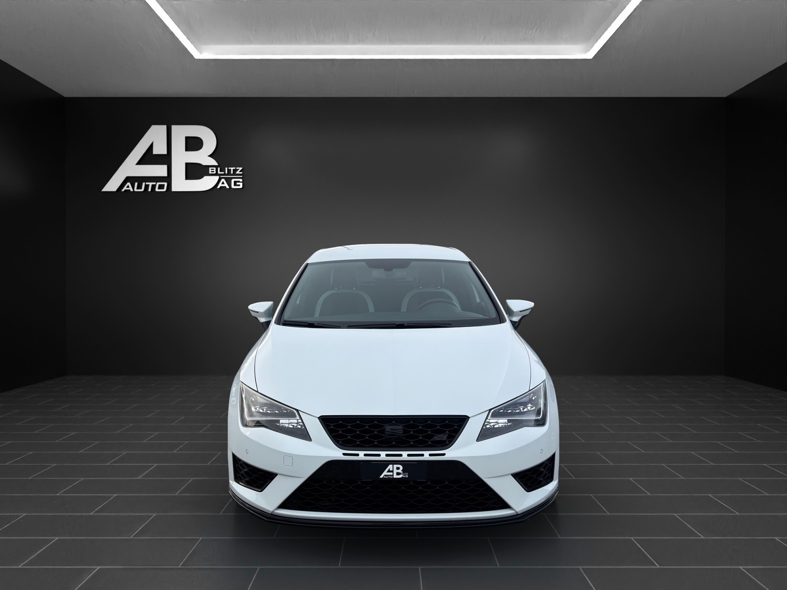 SEAT Leon 2.0 TSI Cupra DSG mit 280 PS-image-0