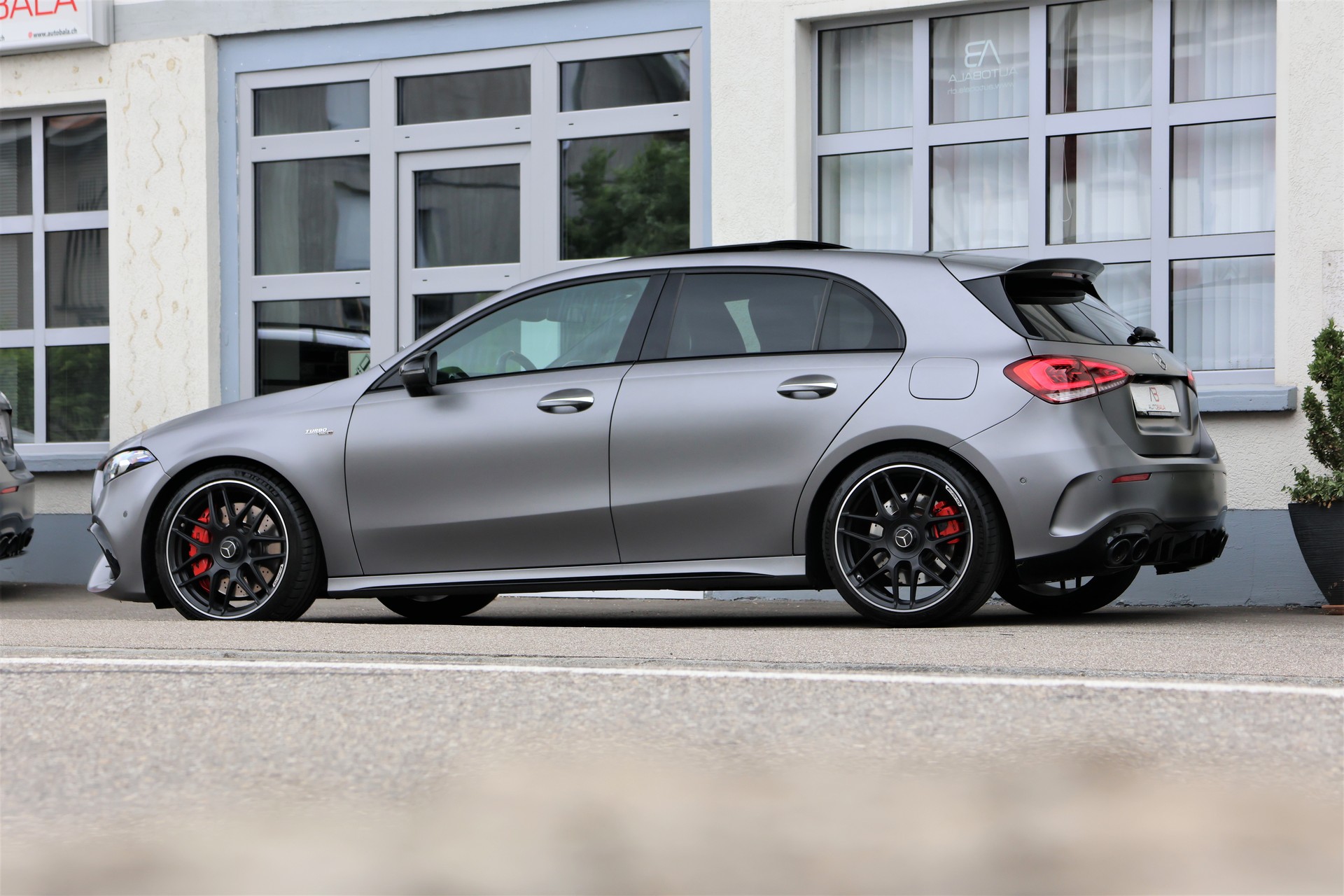 MERCEDES-BENZ A 45 S AMG 4Matic+ Speedshift (CH) *DesignoMagno*-image-3