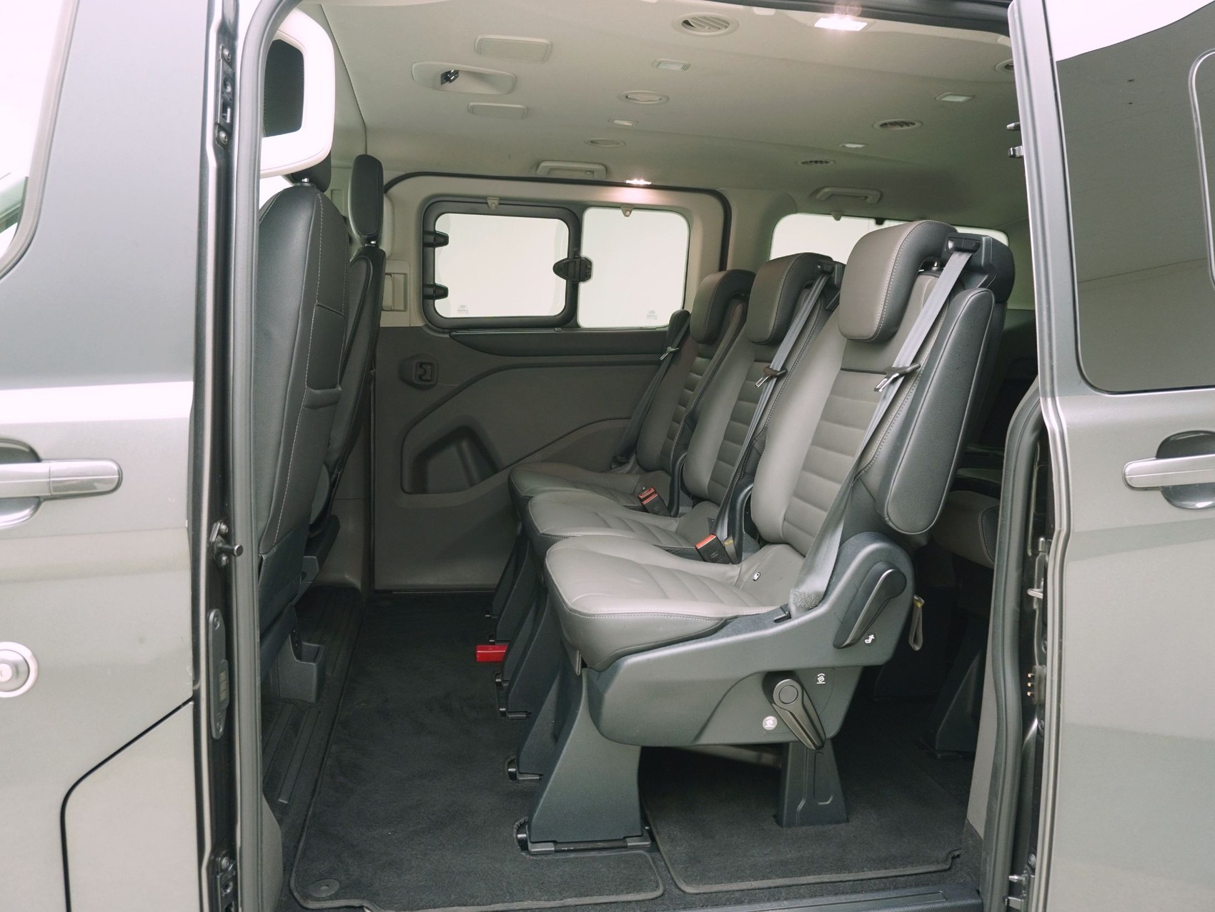 FORD Tourneo Custom C Bus 310 L1 2.0 TDCi Titanium-image-10