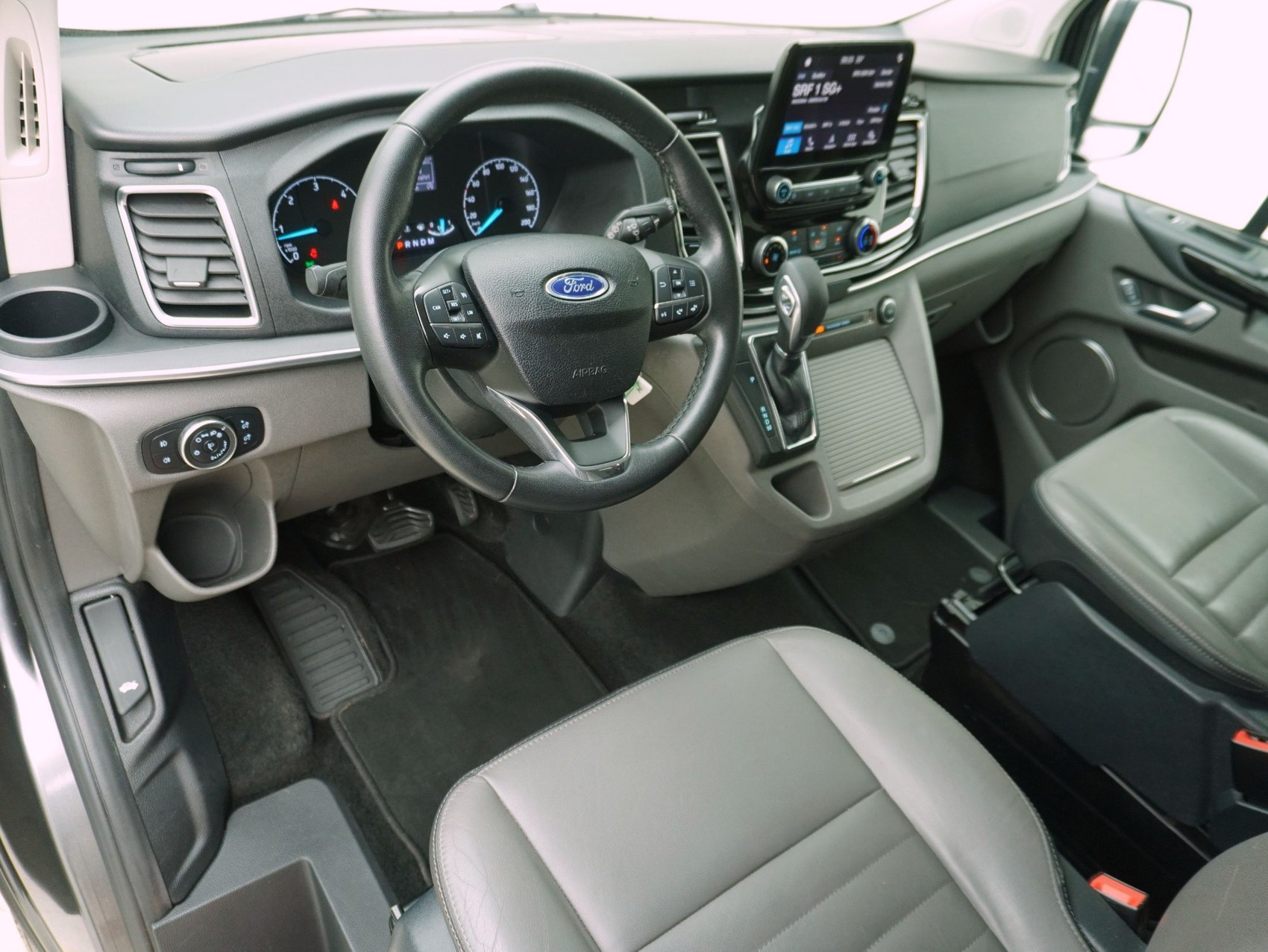 FORD Tourneo Custom C Bus 310 L1 2.0 TDCi Titanium-image-8