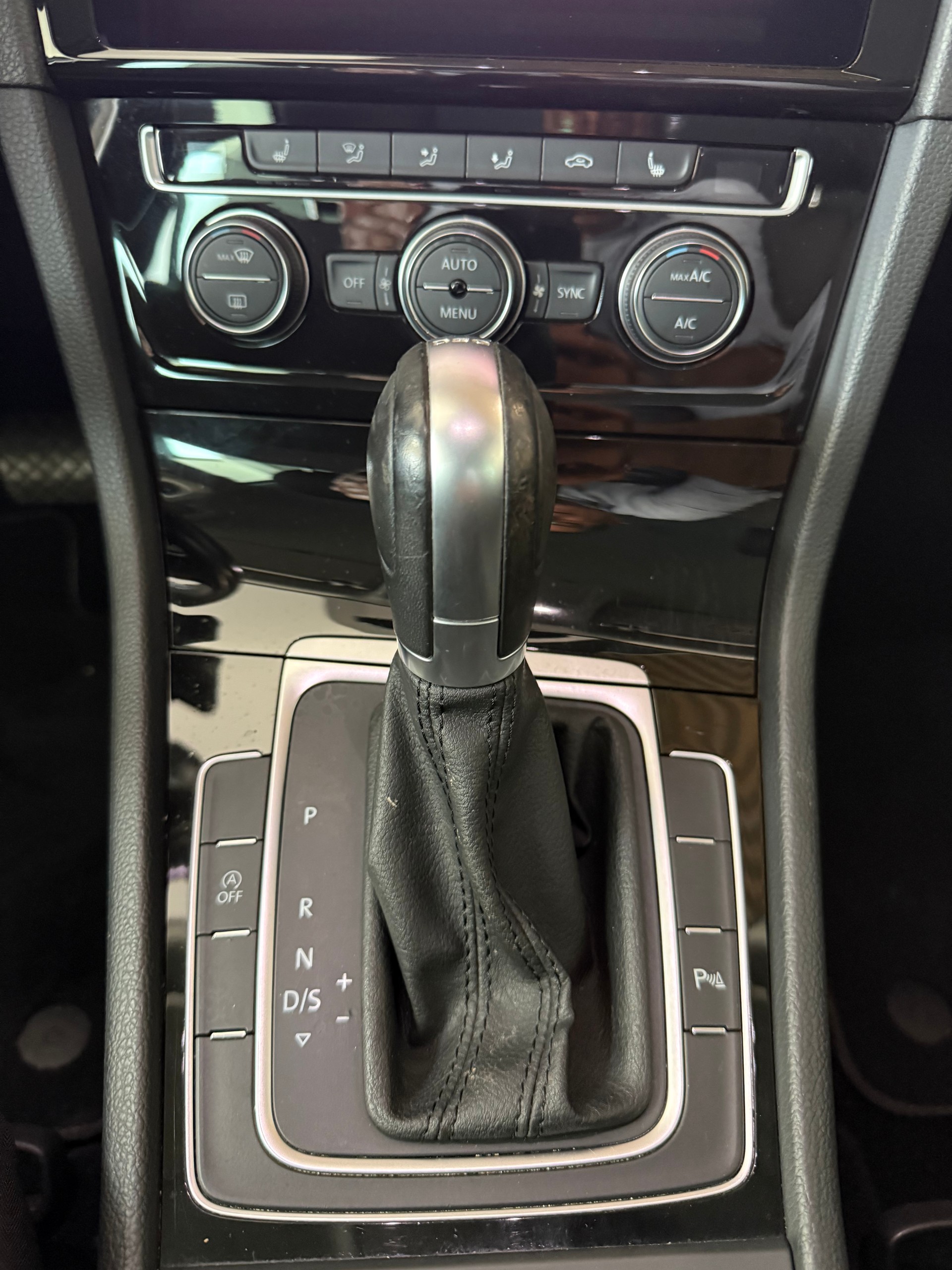 VW Golf Variant 1.5 TSI EVO Highline DSG-image-9