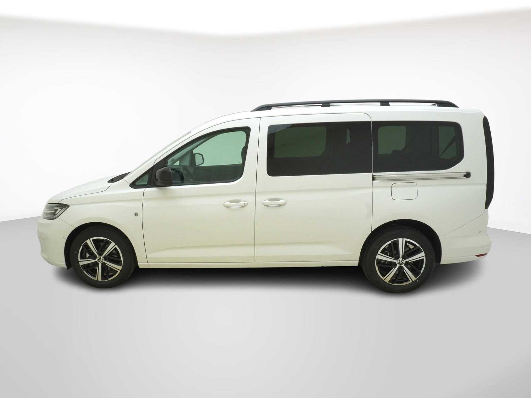 VW Caddy Maxi Outdoor 2.0 TDI 4Motion-image-1