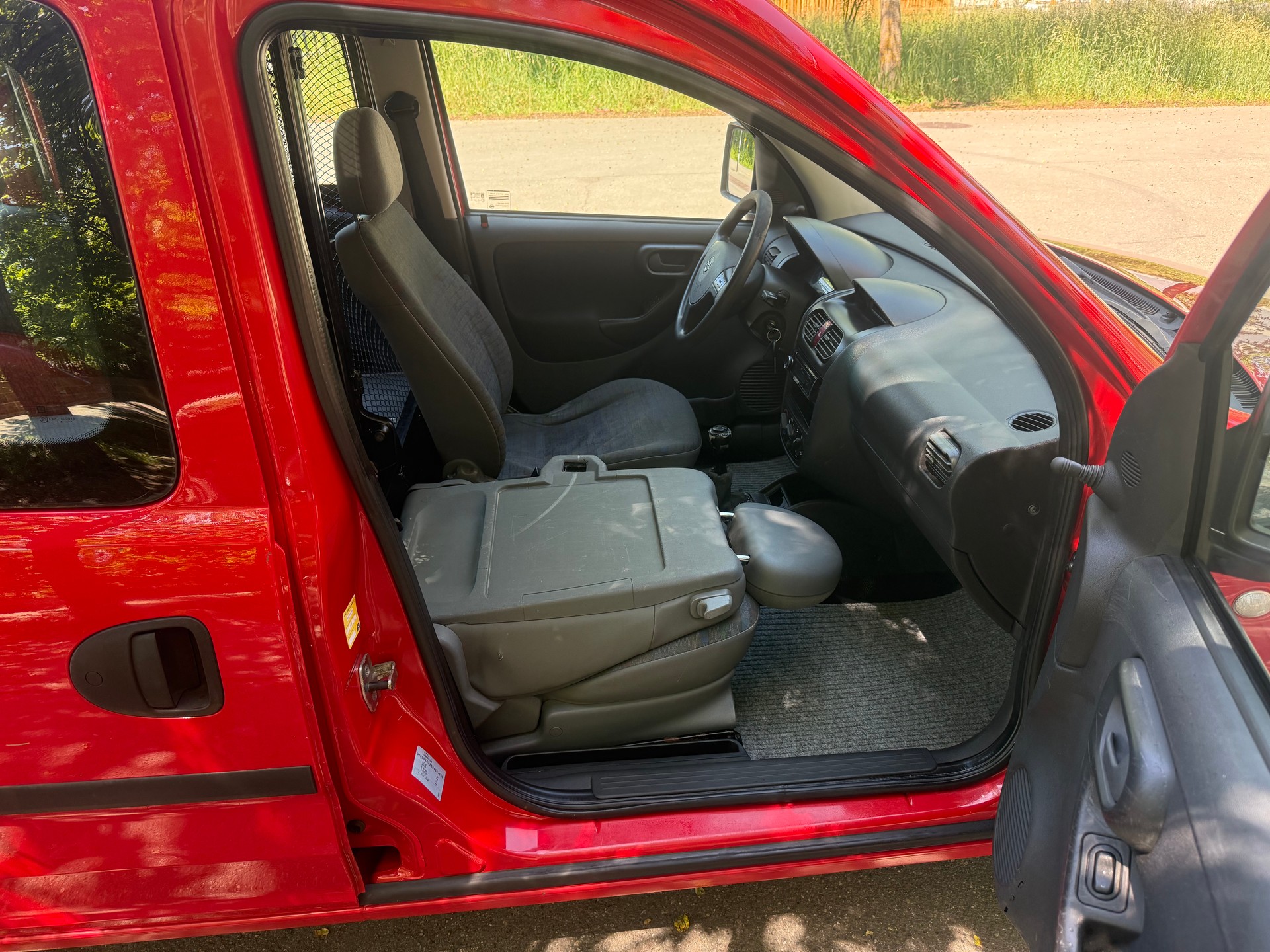 OPEL COMBO-image-22
