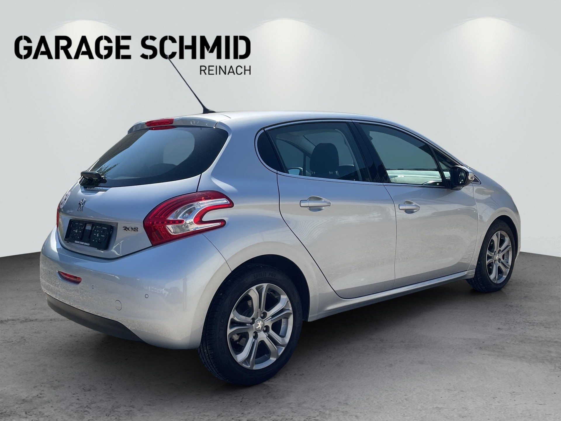 PEUGEOT 208 1.6 VTi Allure-image-6