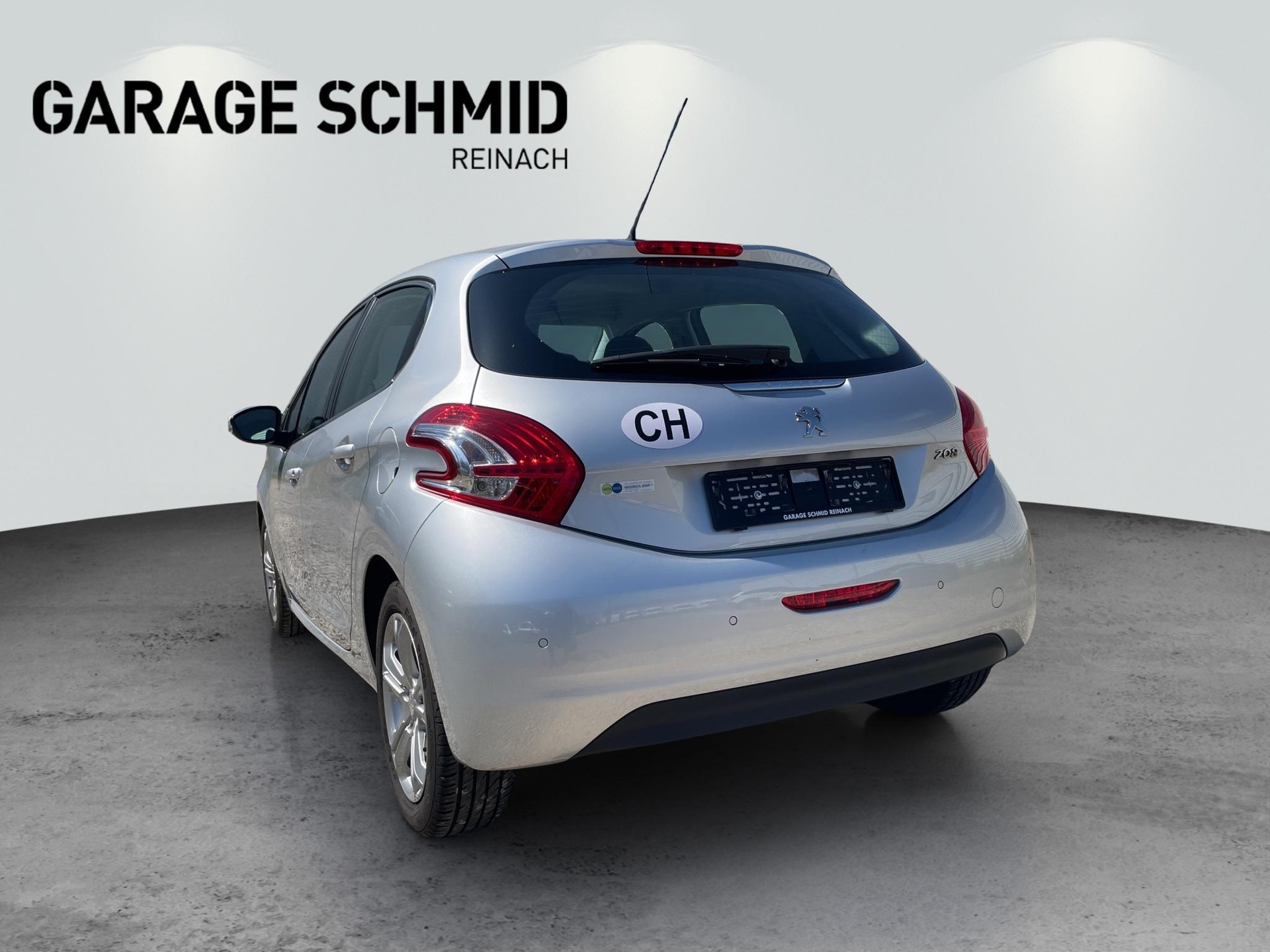 PEUGEOT 208 1.6 VTi Allure-image-4