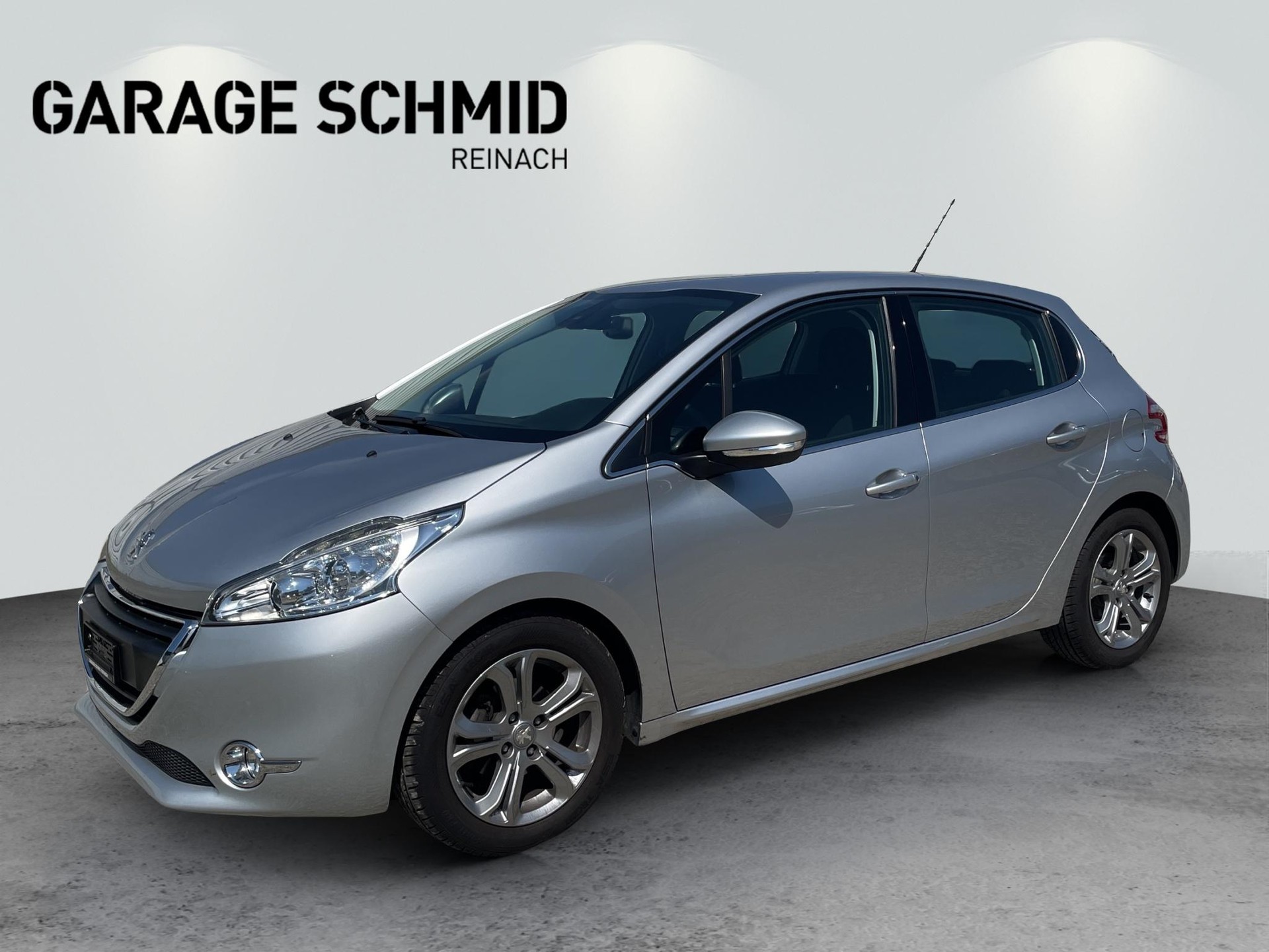 PEUGEOT 208 1.6 VTi Allure-image-0