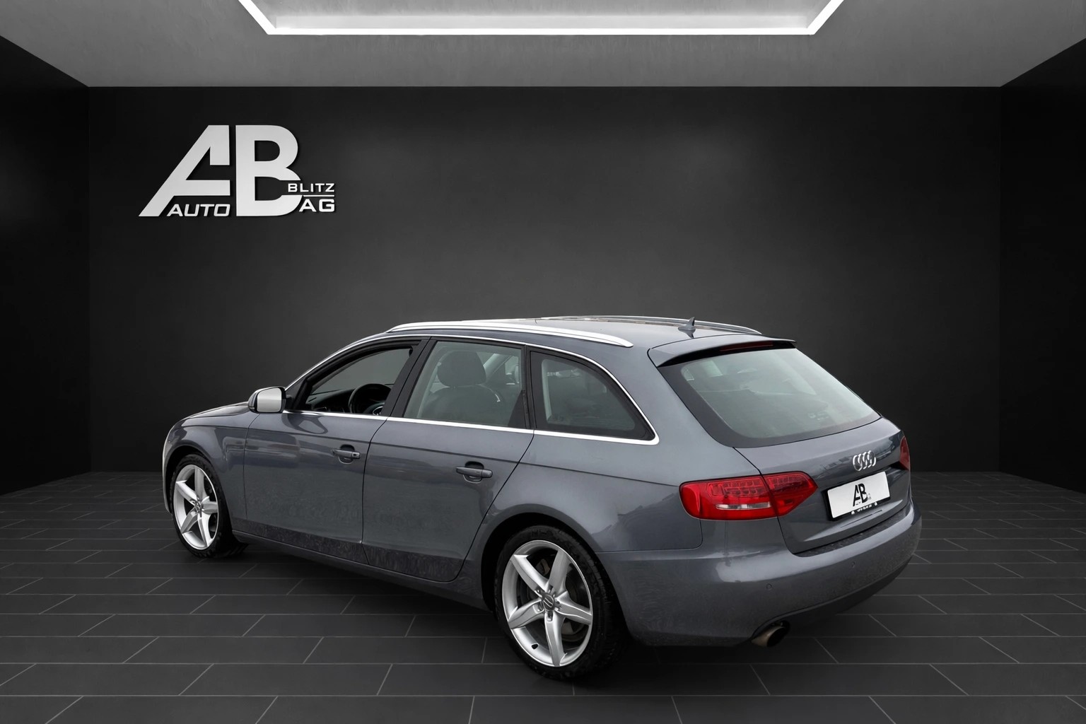 AUDI A4 Avant 2.0 TFSI quattro S-tronic-image-2