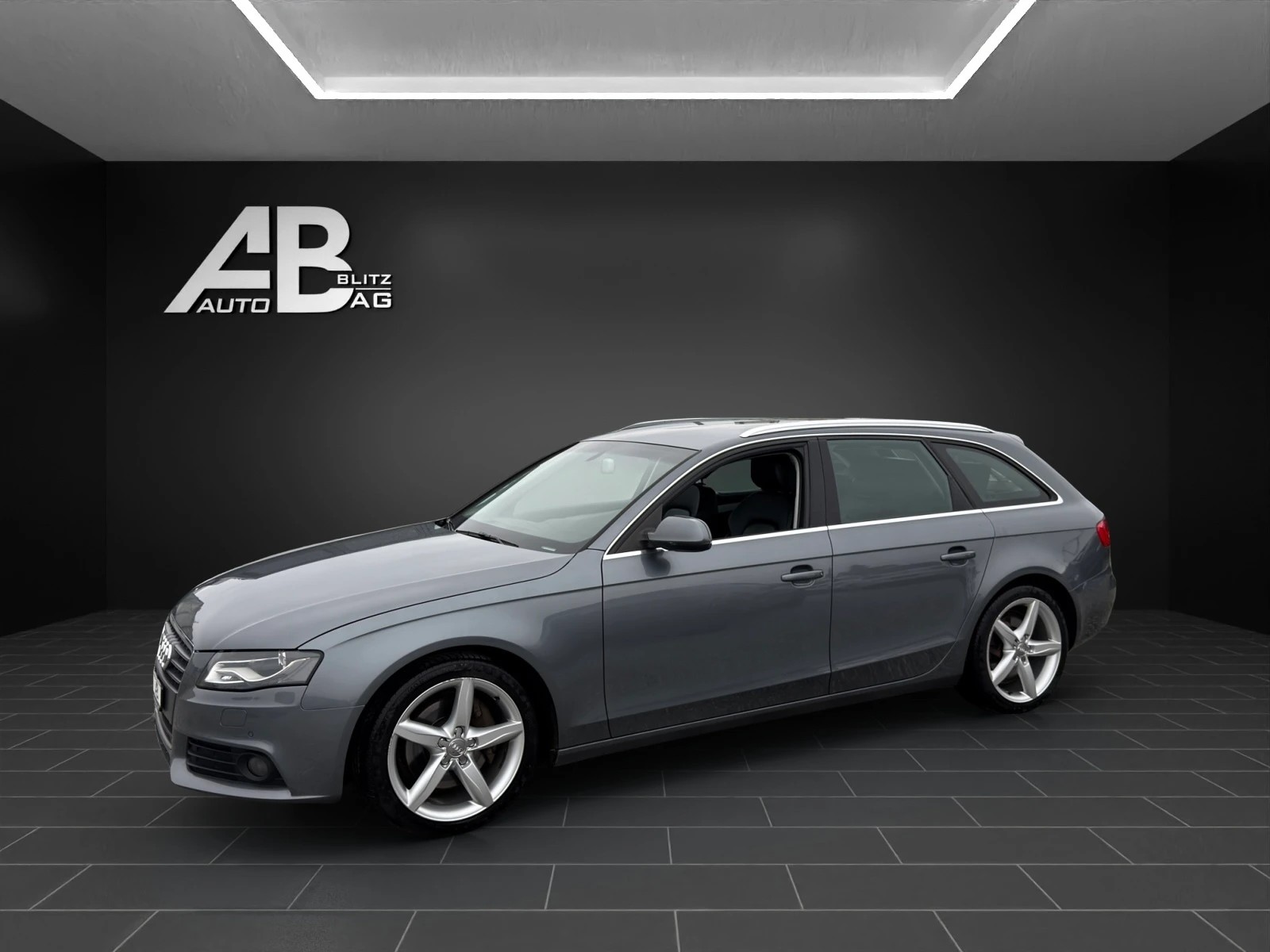 AUDI A4 Avant 2.0 TFSI quattro S-tronic-image-1
