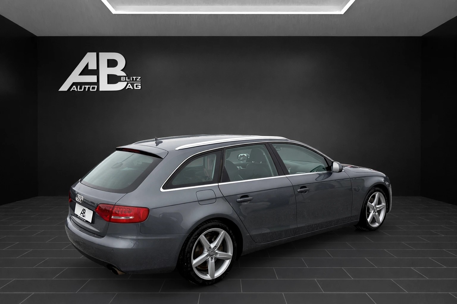 AUDI A4 Avant 2.0 TFSI quattro S-tronic-image-4