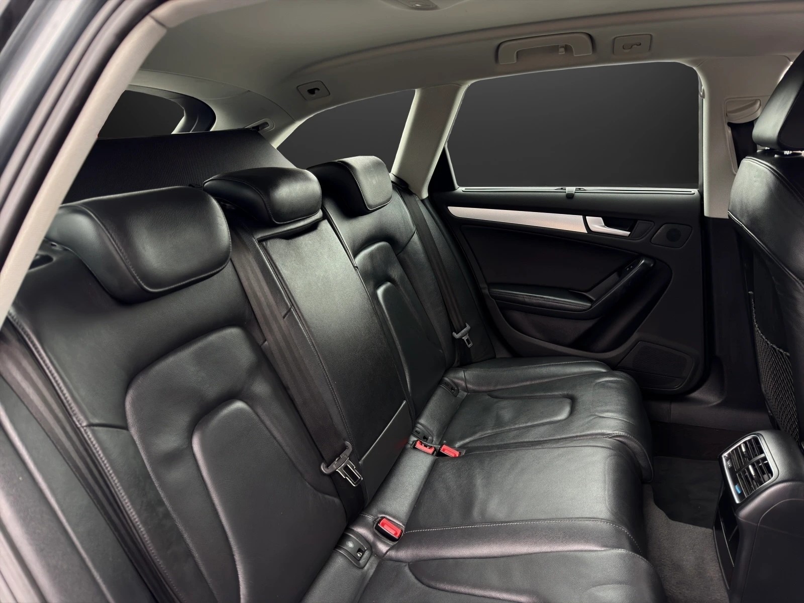AUDI A4 Avant 2.0 TFSI quattro S-tronic-image-11