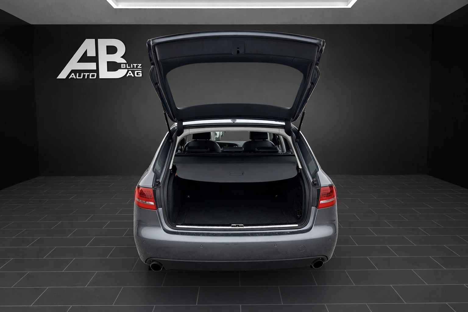 AUDI A4 Avant 2.0 TFSI quattro S-tronic-image-12