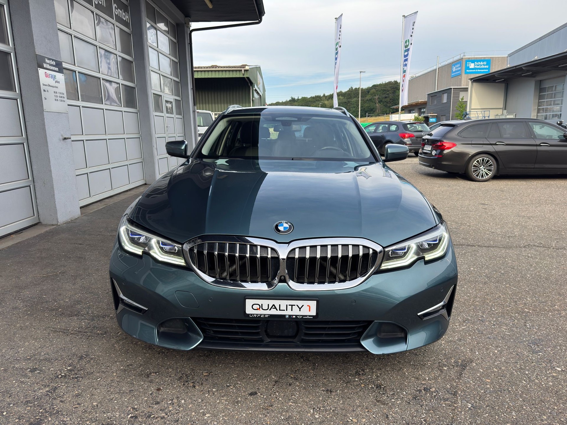 BMW 330d xDrive 48V Touring Steptronic-image-1