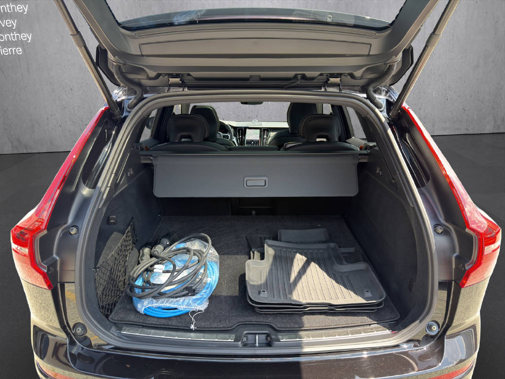 VOLVO XC60 2.0 T8 TE Polestar eAWD-image-15