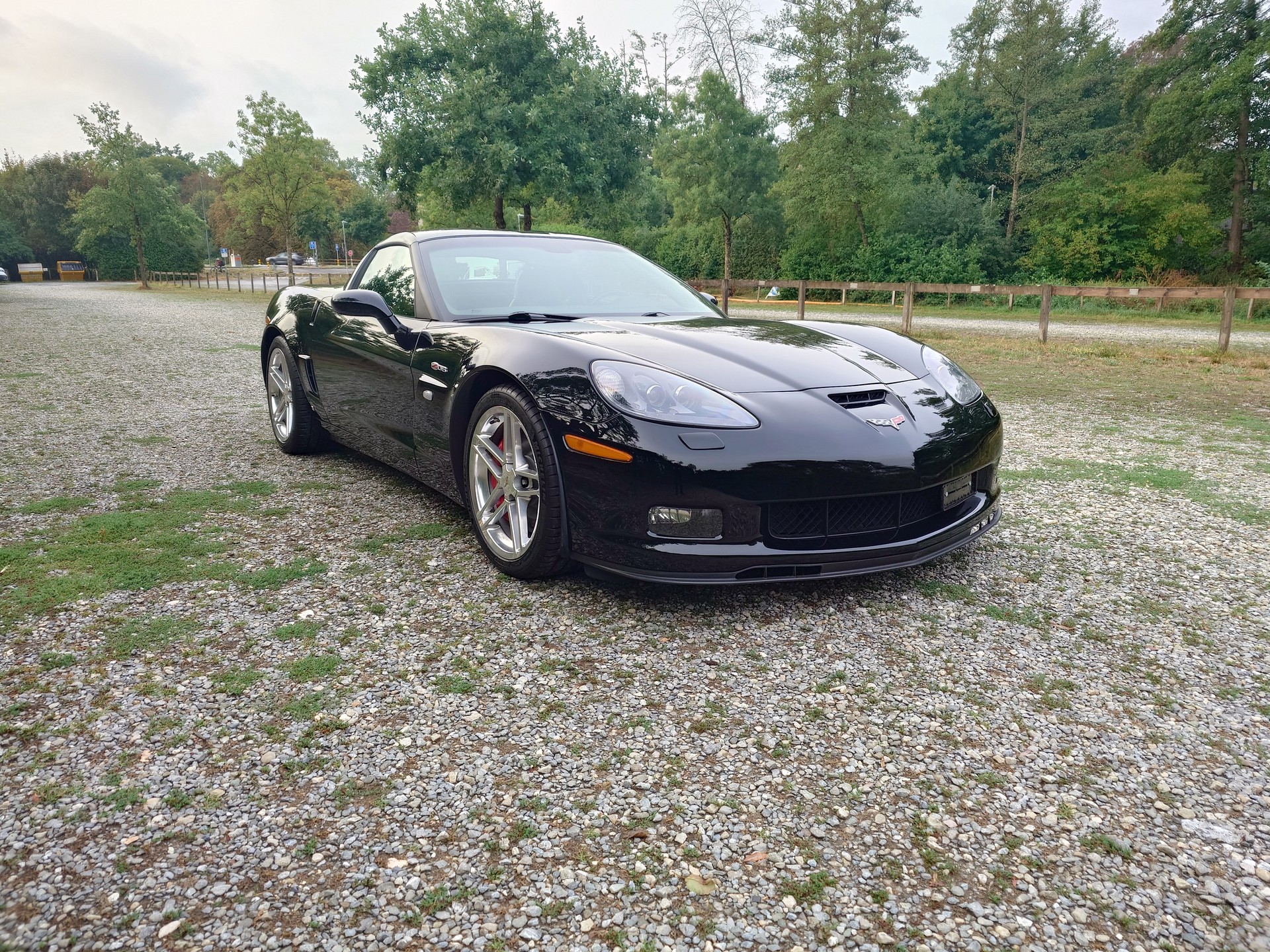 CHEVROLET Corvette Z06-image-2