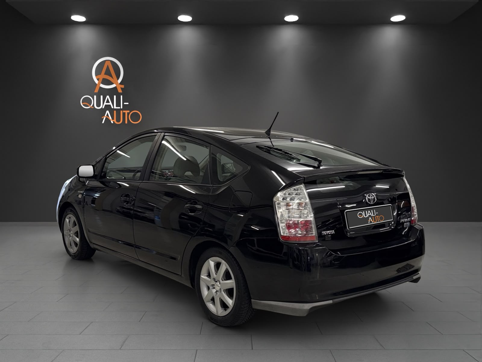TOYOTA Prius 1.5 16V Hybrid Limited-showroom-element-3