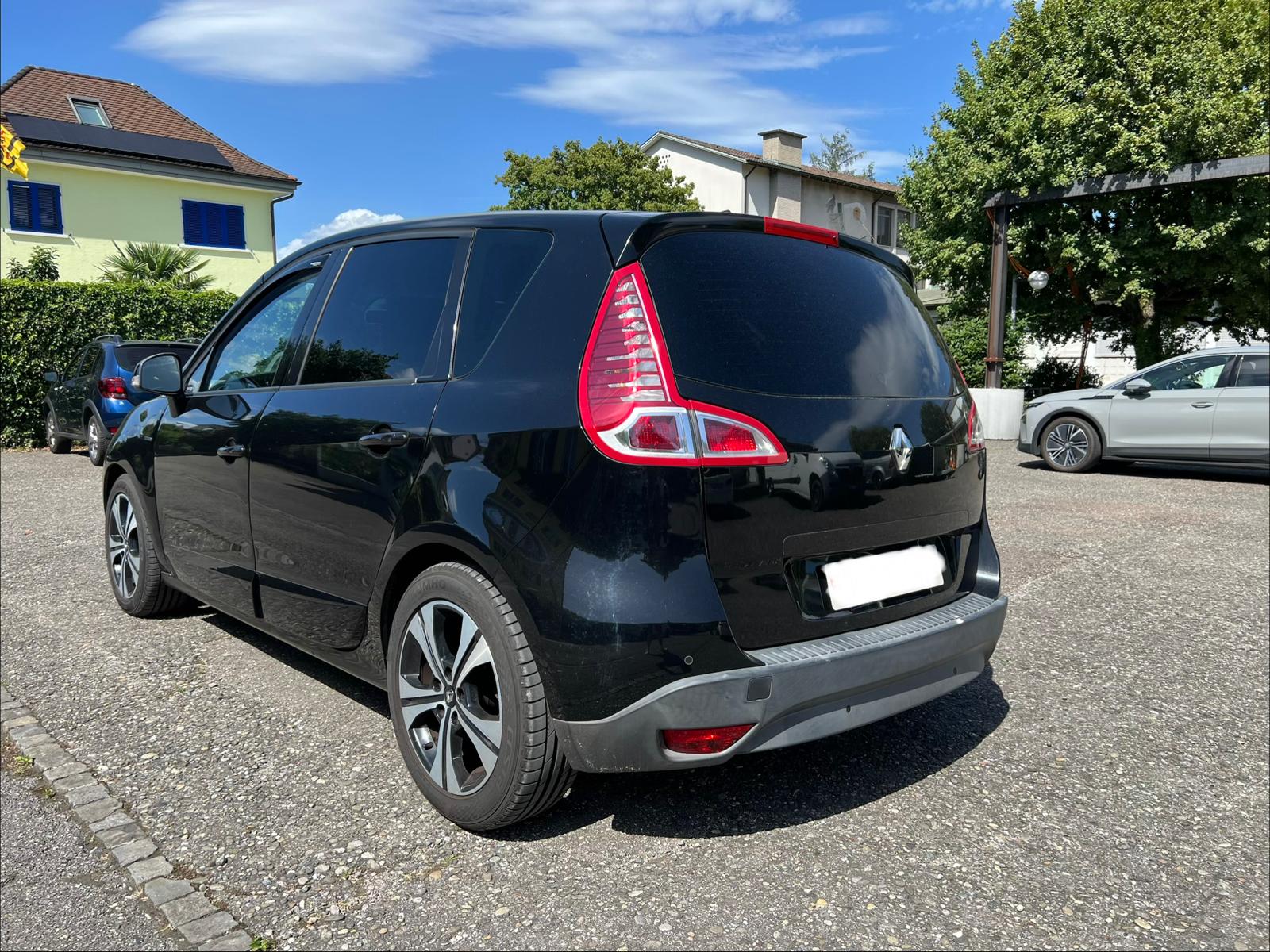 RENAULT Scénic 1.4 16V Turbo Bose-image-1
