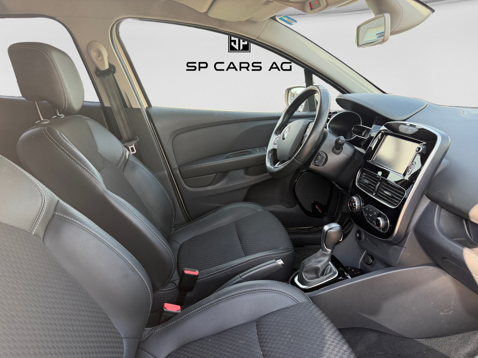 RENAULT Clio 1.2 16V T Intens EDC-image-16