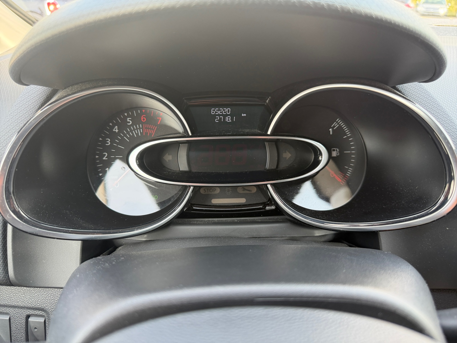 RENAULT Clio 1.2 16V T Intens EDC-image-13