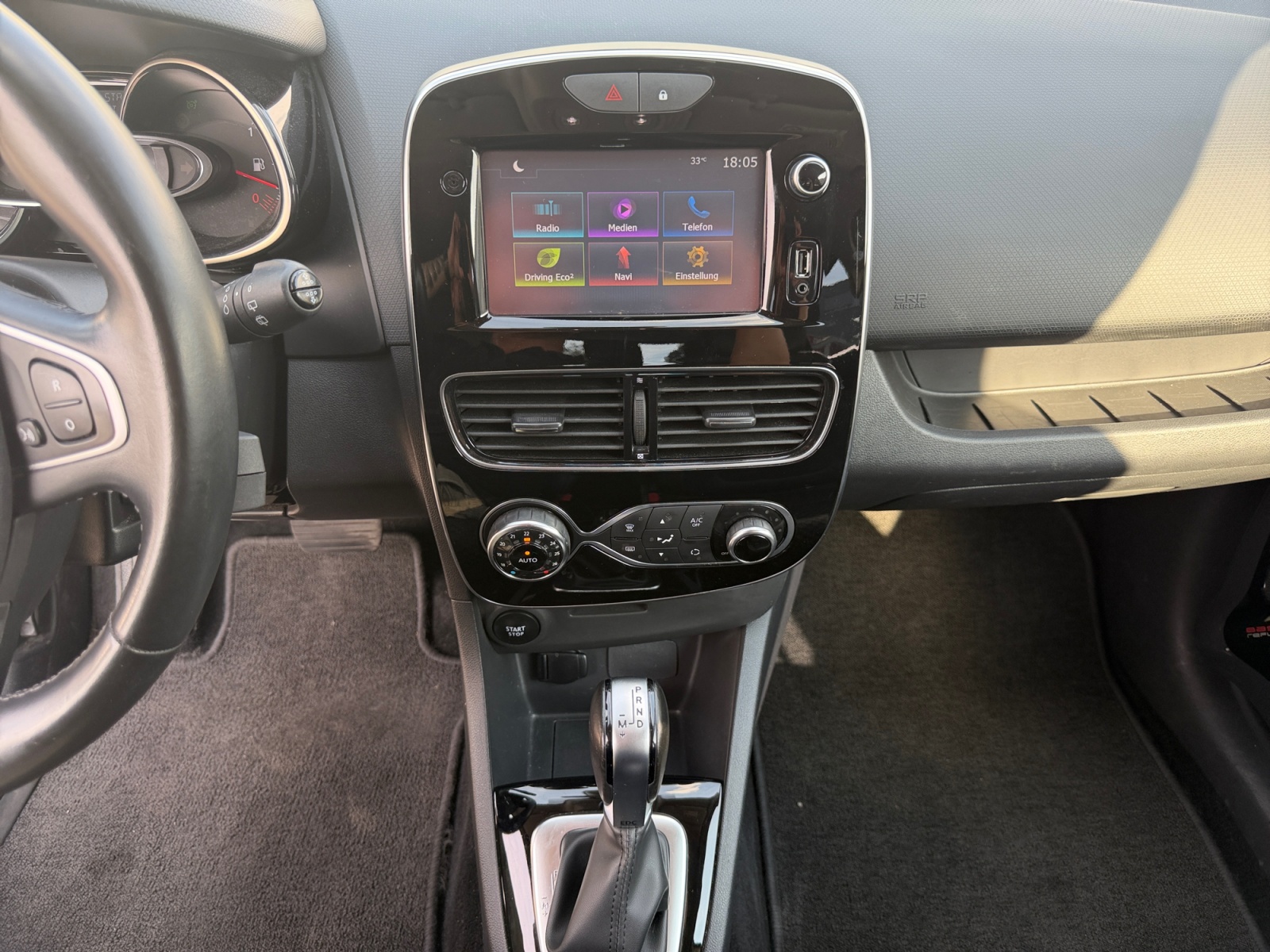RENAULT Clio 1.2 16V T Intens EDC-image-14