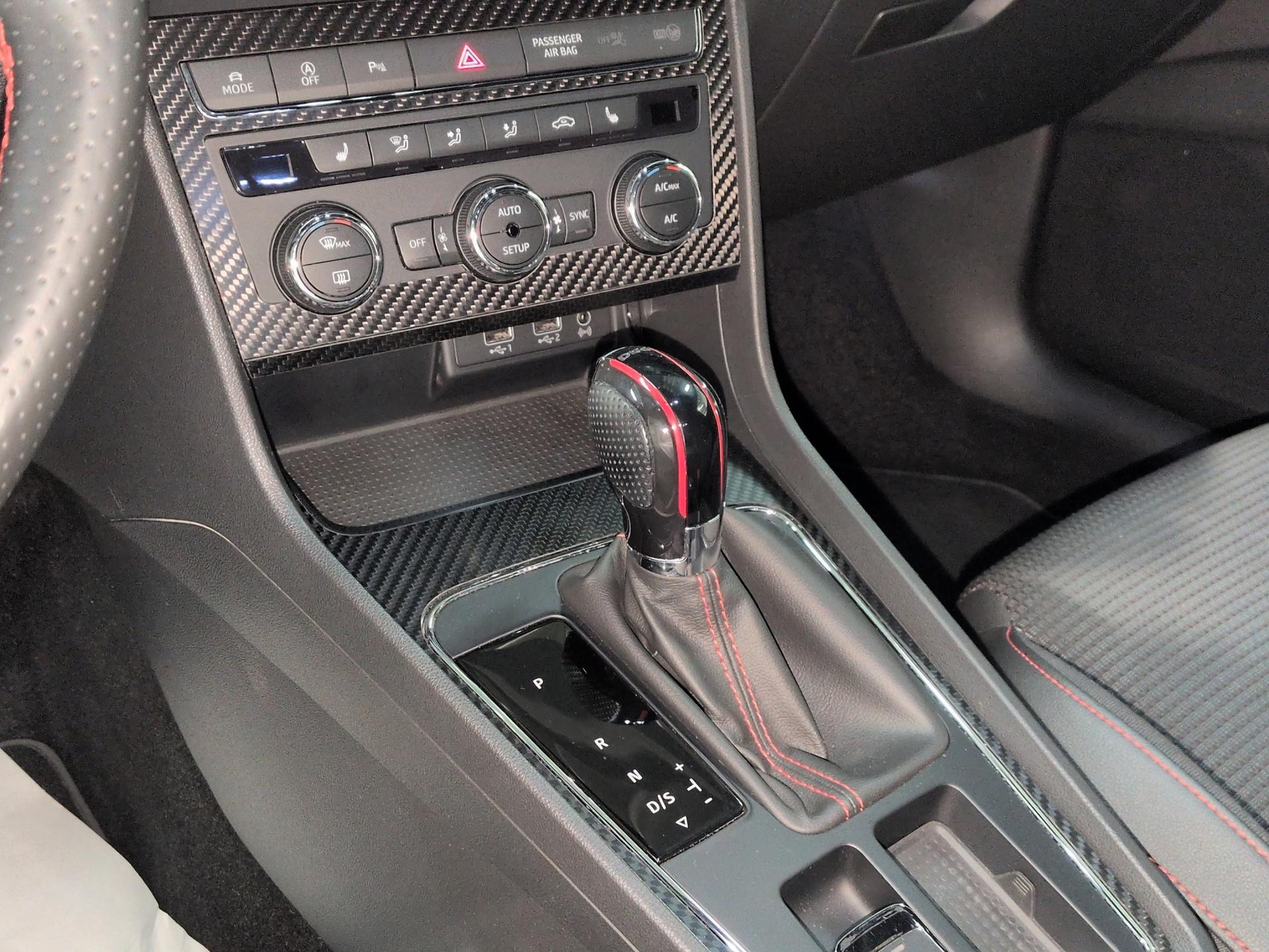 SEAT Leon ST 1.4 TSI ACT FR Line DSG-image-11