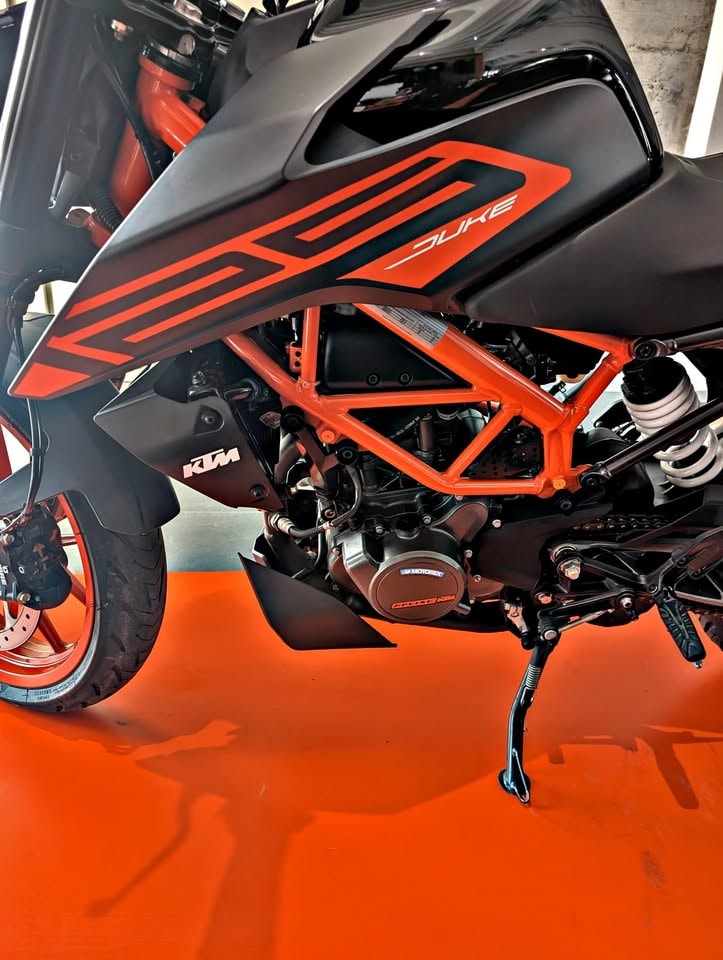 KTM 125 Duke-image-5