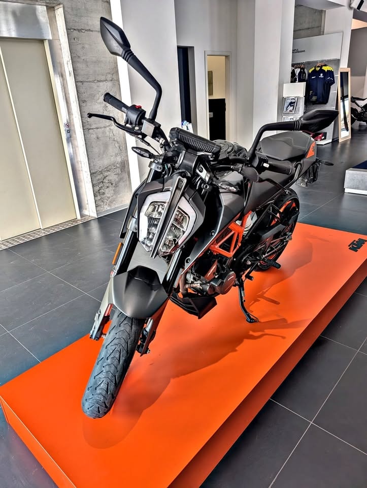 KTM 125 Duke-image-3