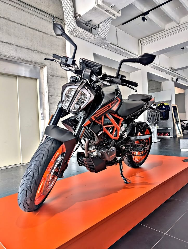 KTM 125 Duke-image-2