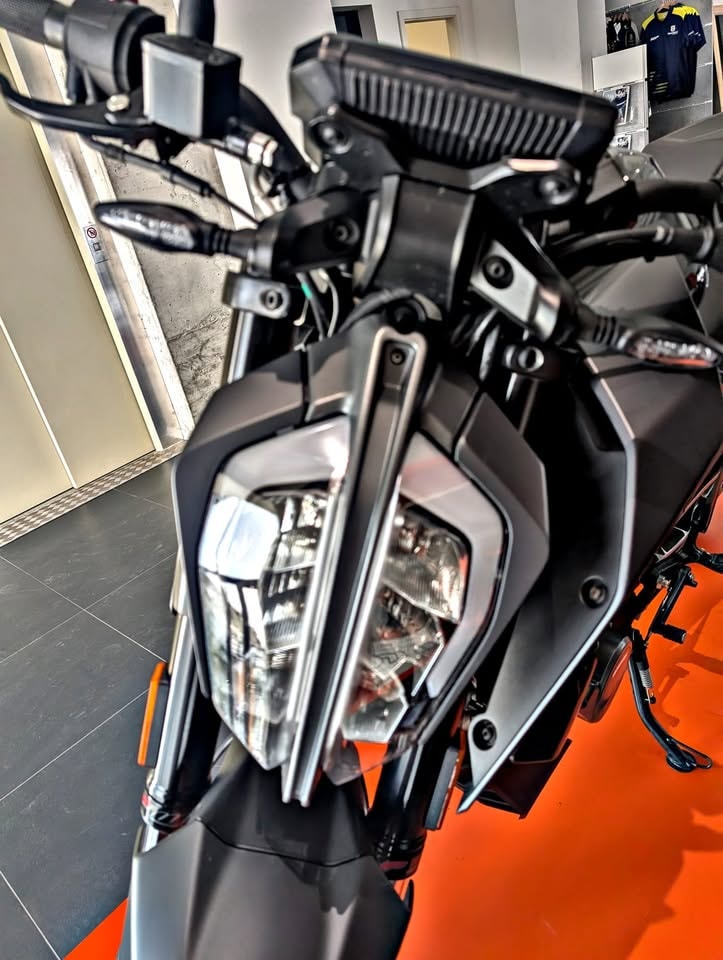 KTM 125 Duke-image-11