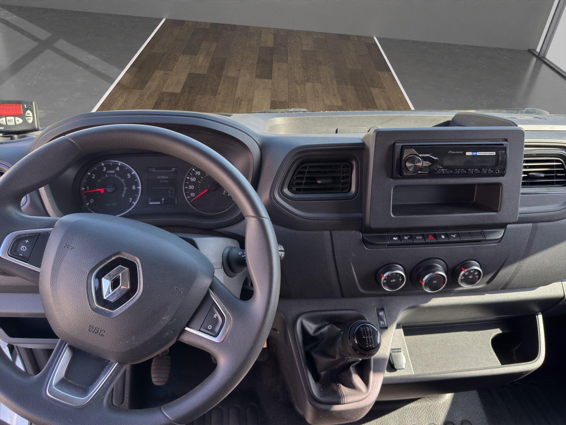 RENAULT Master T35 2.3dCi 130 L2H2 Frigorifique-image-10