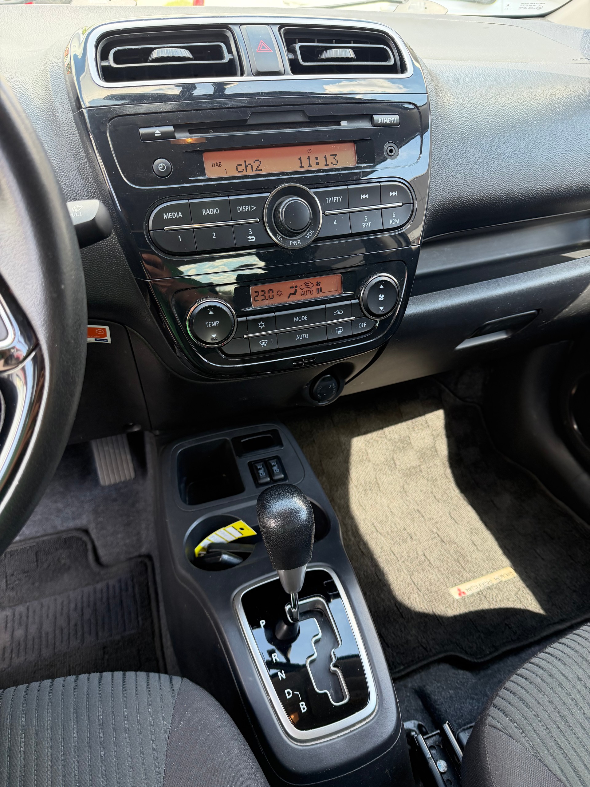 MITSUBISHI Attrage 1.2 Intense CVT-image-9