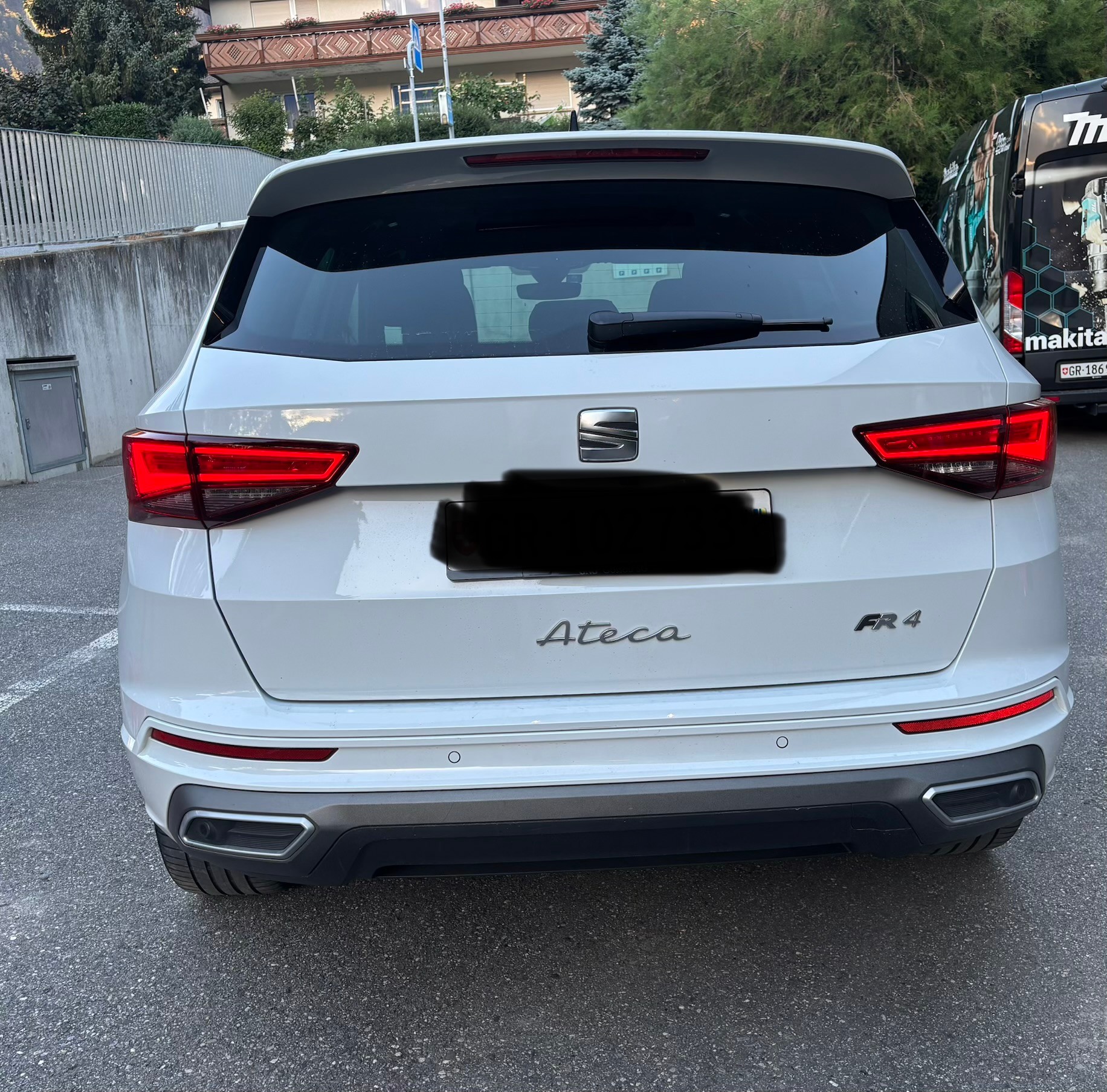 SEAT Seat Ateca 2.0 TSI 4D-image-2