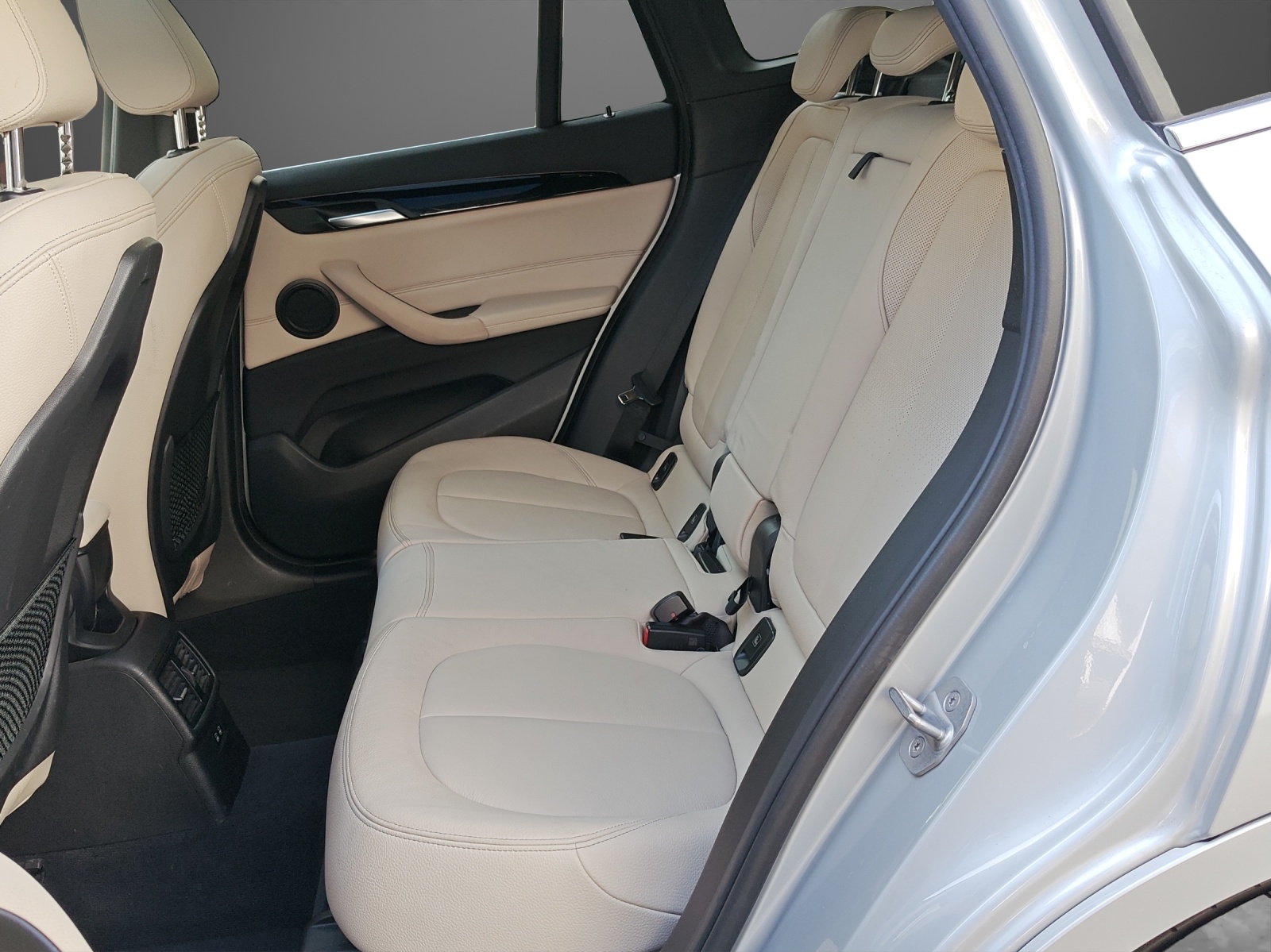 BMW X1 xDrive 20i M Sport Steptronic-image-13