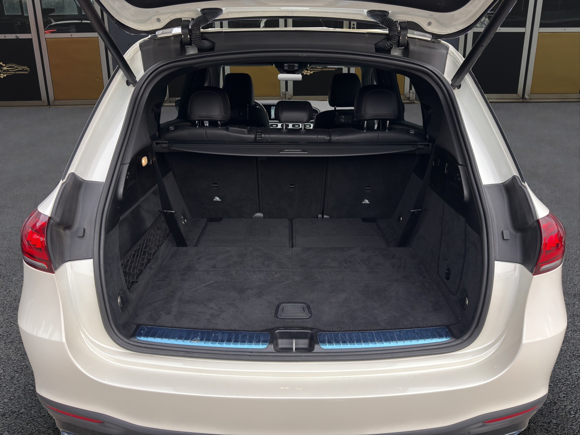MERCEDES-BENZ GLE 300 d AMG Line 4matic-image-14