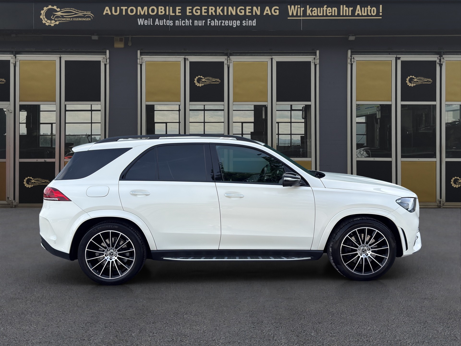 MERCEDES-BENZ GLE 300 d AMG Line 4matic-image-3