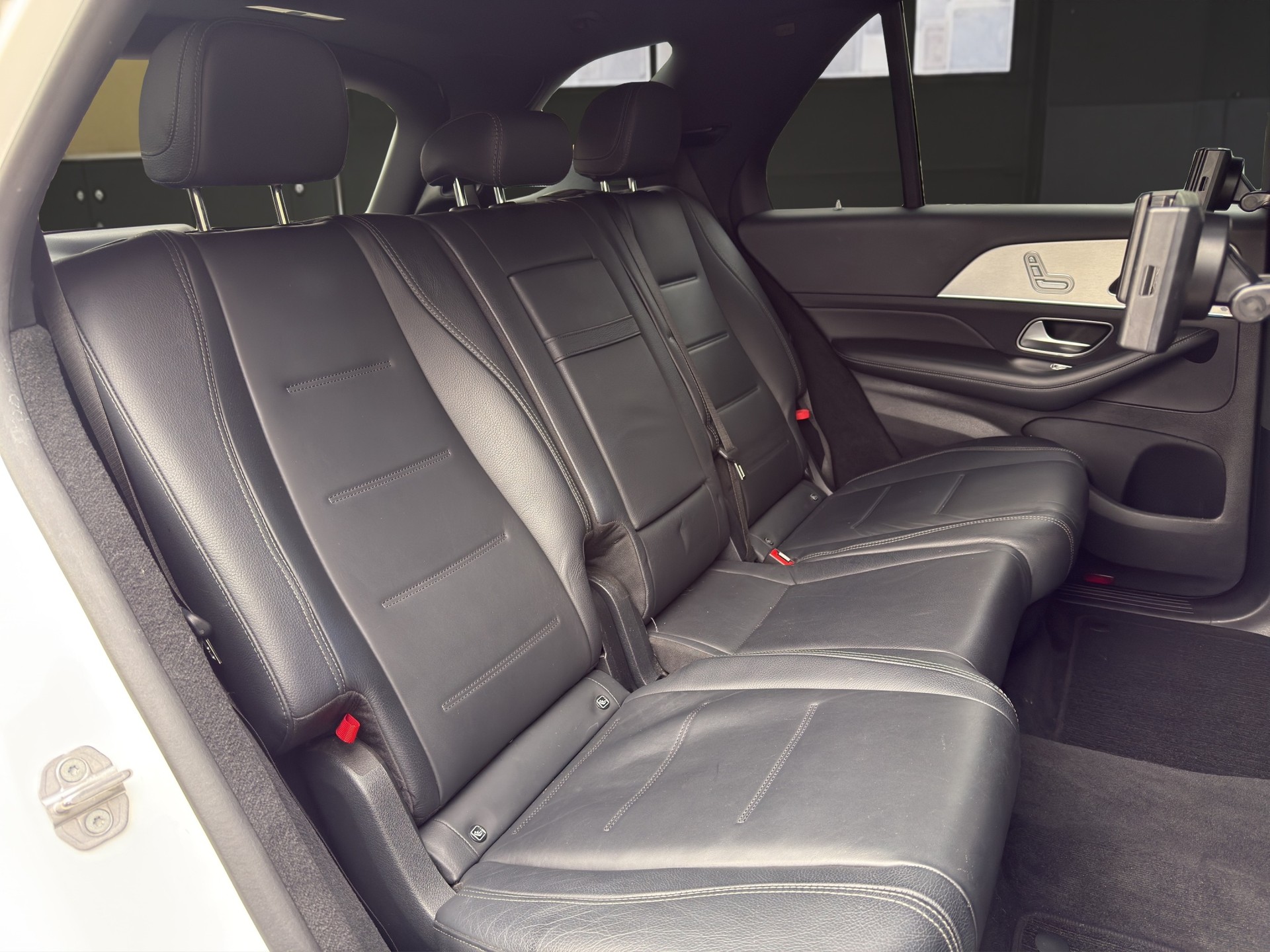 MERCEDES-BENZ GLE 300 d AMG Line 4matic-image-12